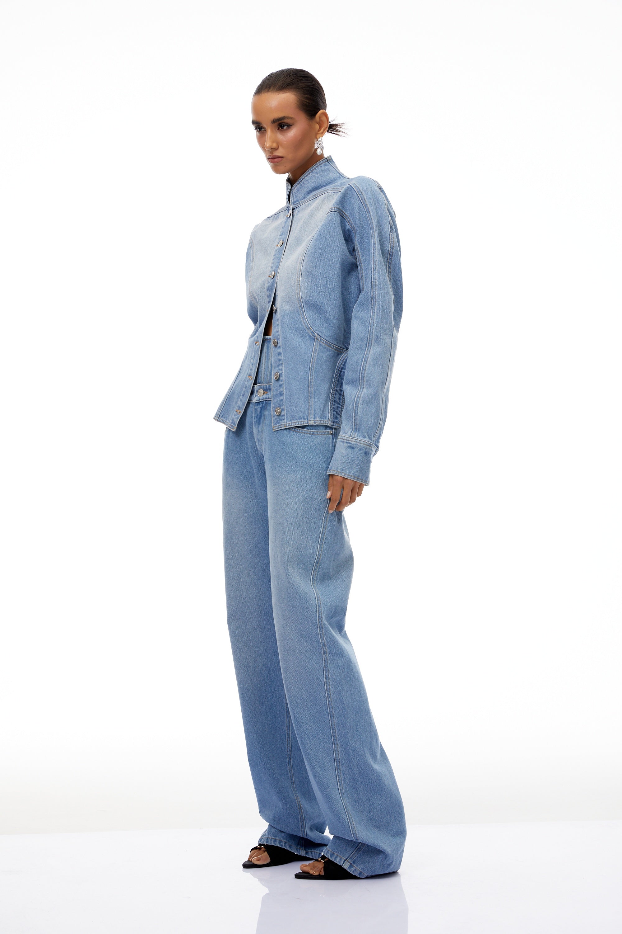 Amandine Jeansjacke in Hellblau mit Tonnenförmiger Taille