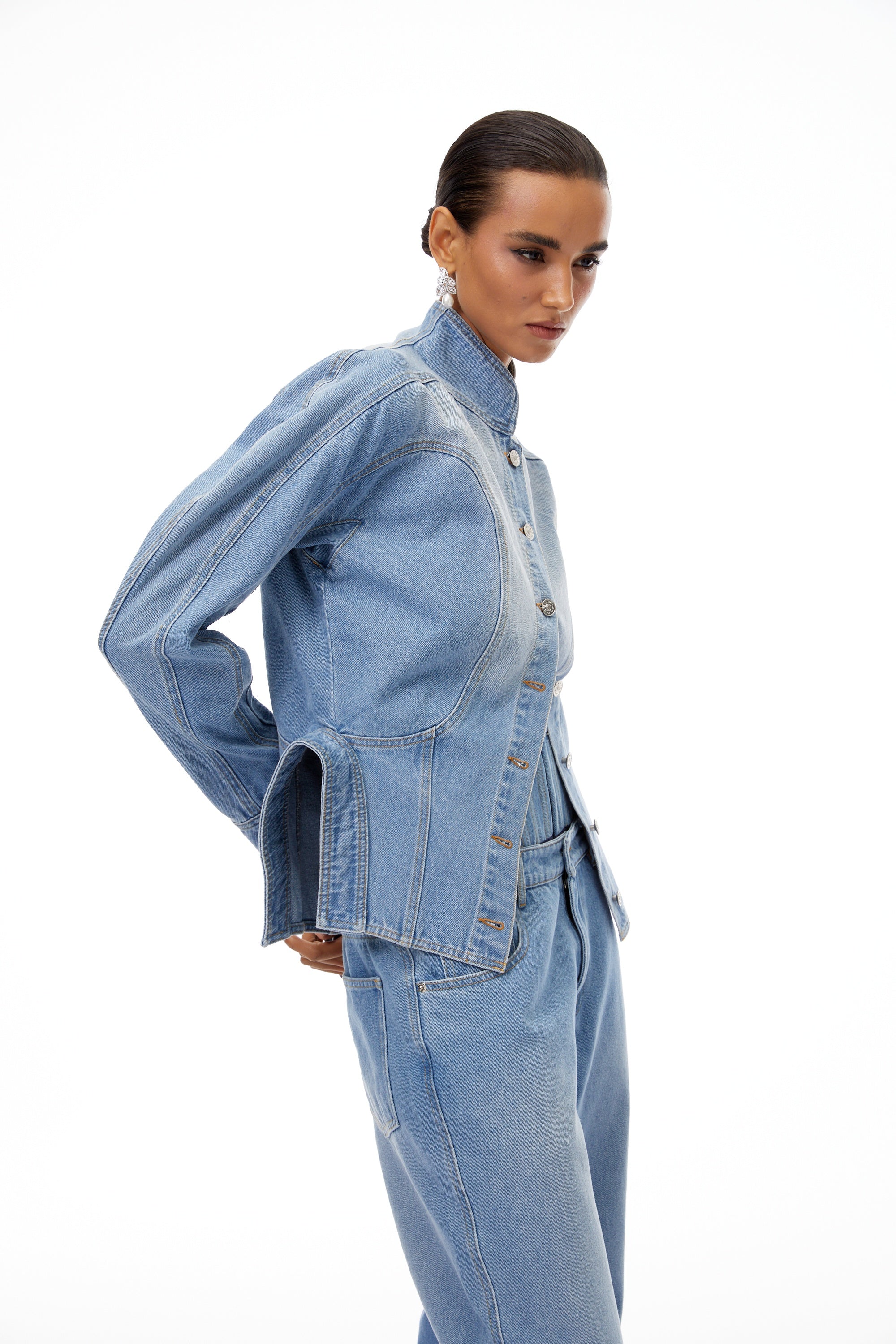 Amandine Jeansjacke in Hellblau mit Tonnenförmiger Taille