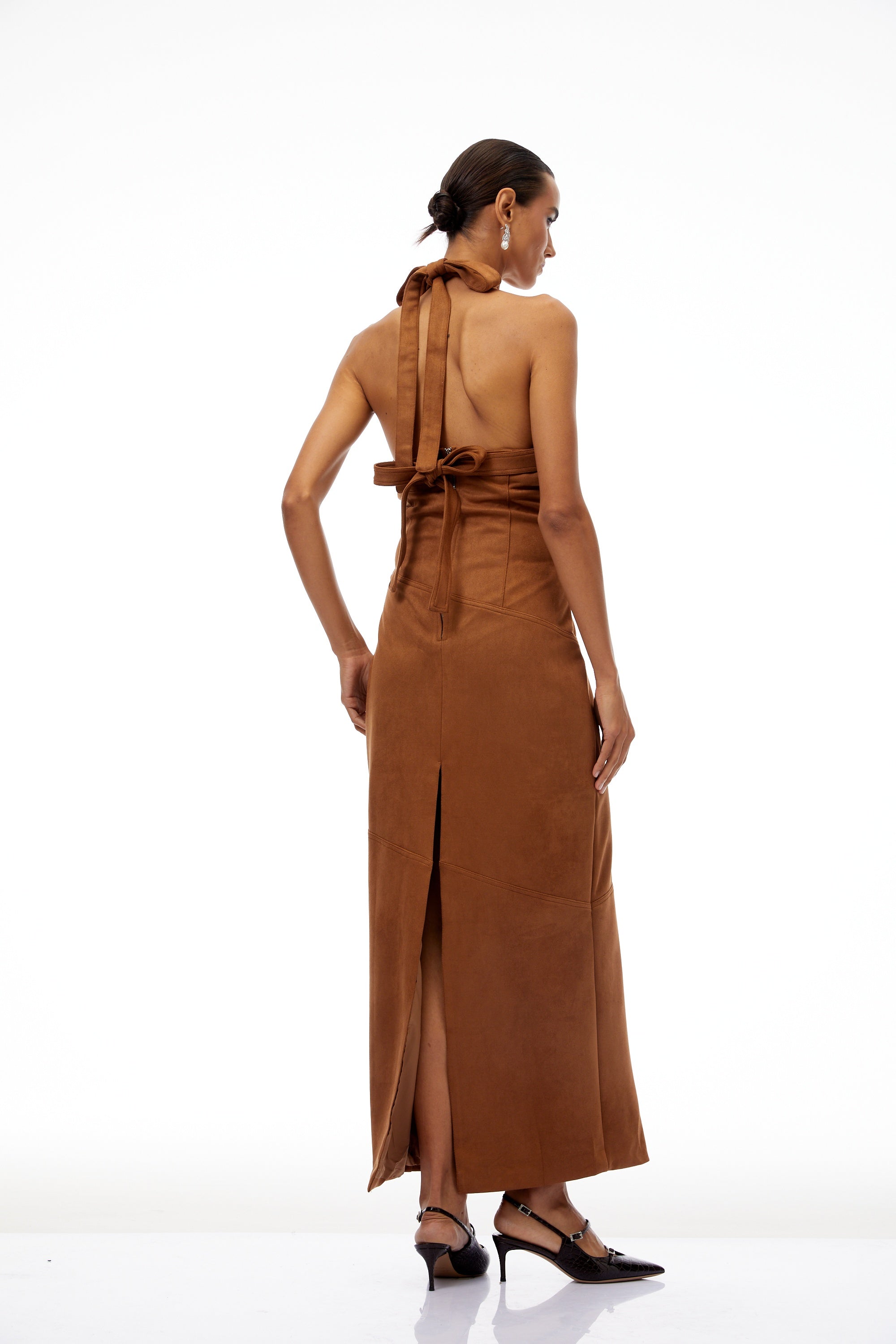 Florence Brown Neckholder-Maxikleid aus Wildleder