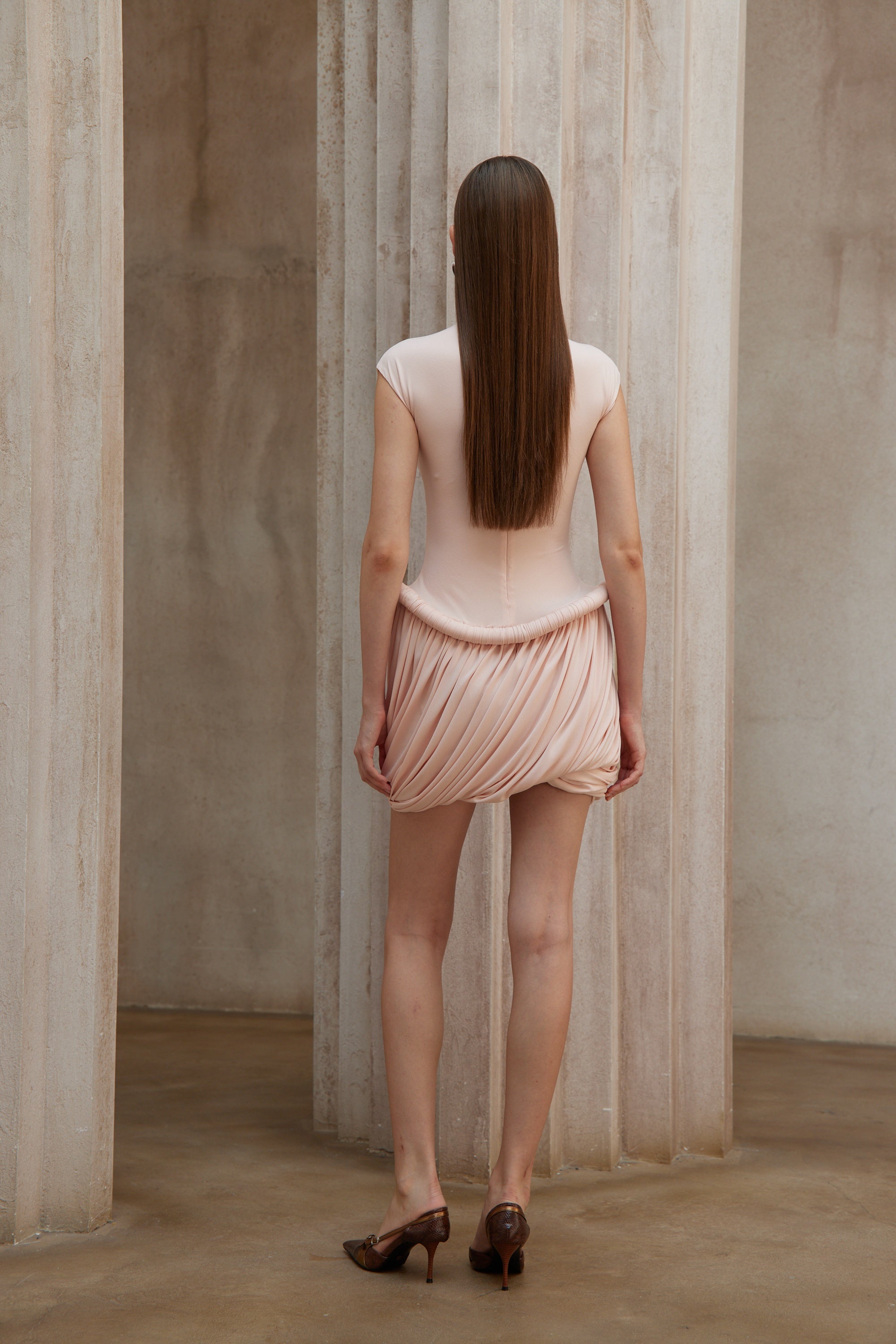 Fleur Pink – Minikleid mit gerüschtem Ballonsaum