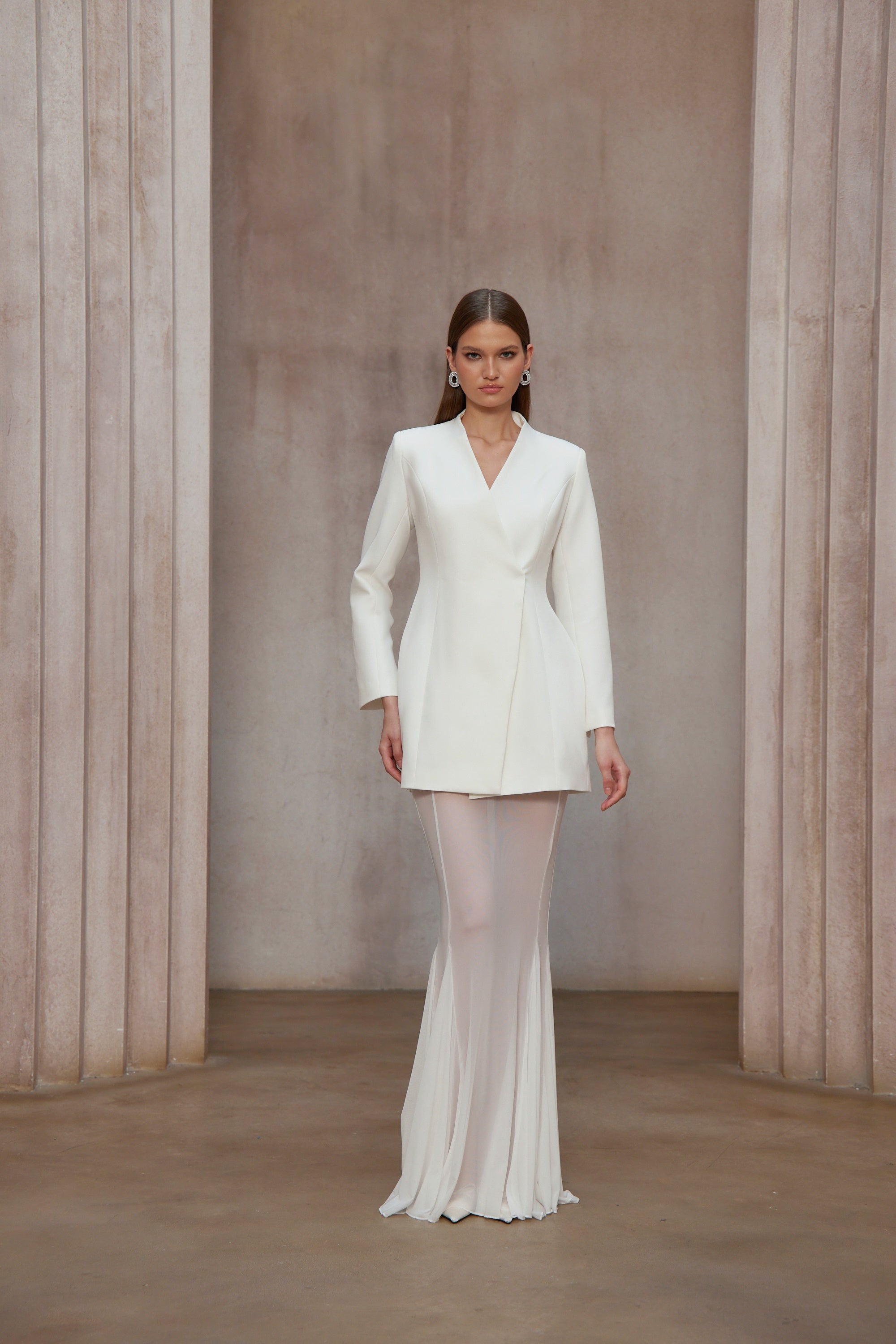 طقم جاكيت وتنورة بتصميم برميل أسود من إينورا