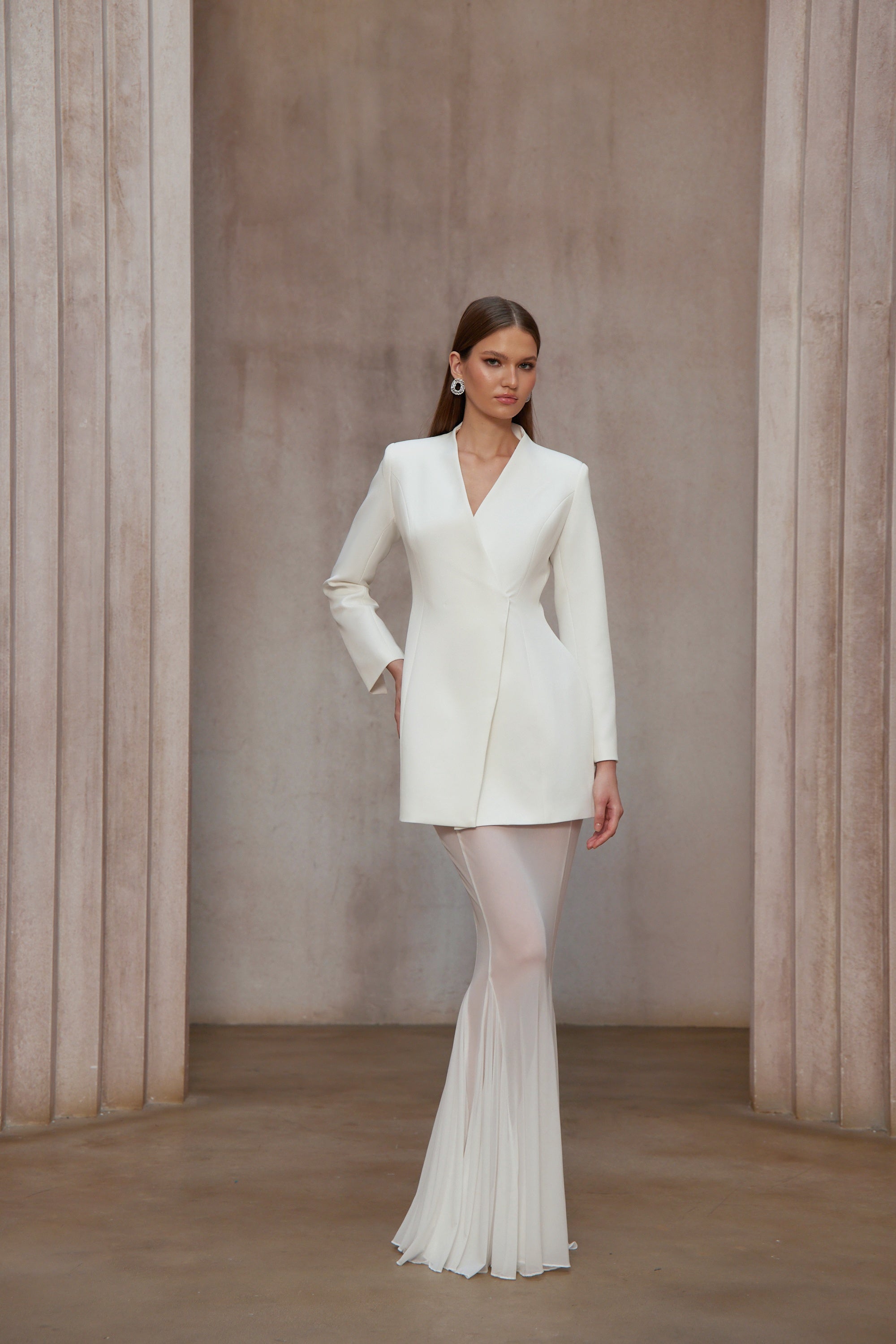 طقم جاكيت وتنورة بتصميم برميل أسود من إينورا