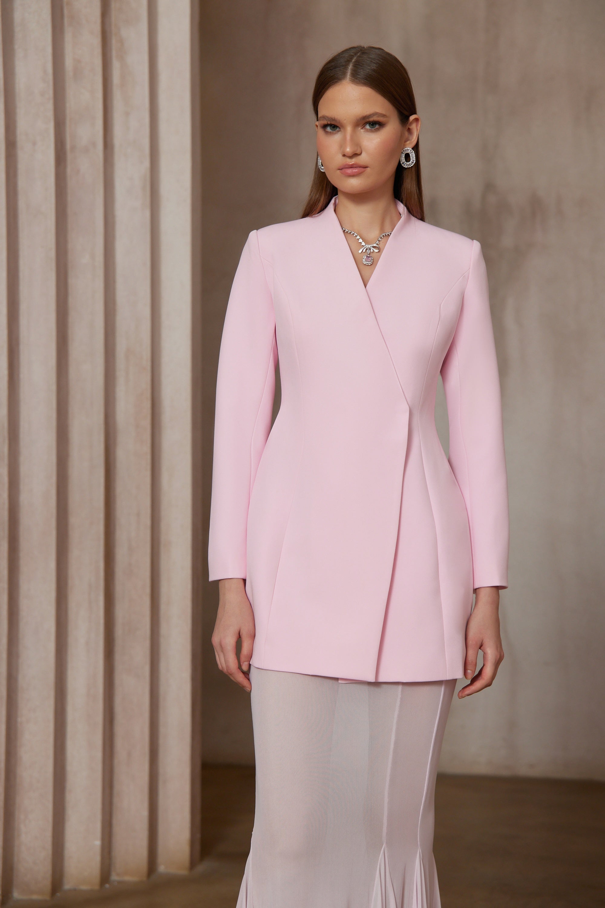 طقم جاكيت وتنورة بتصميم برميل إينورا