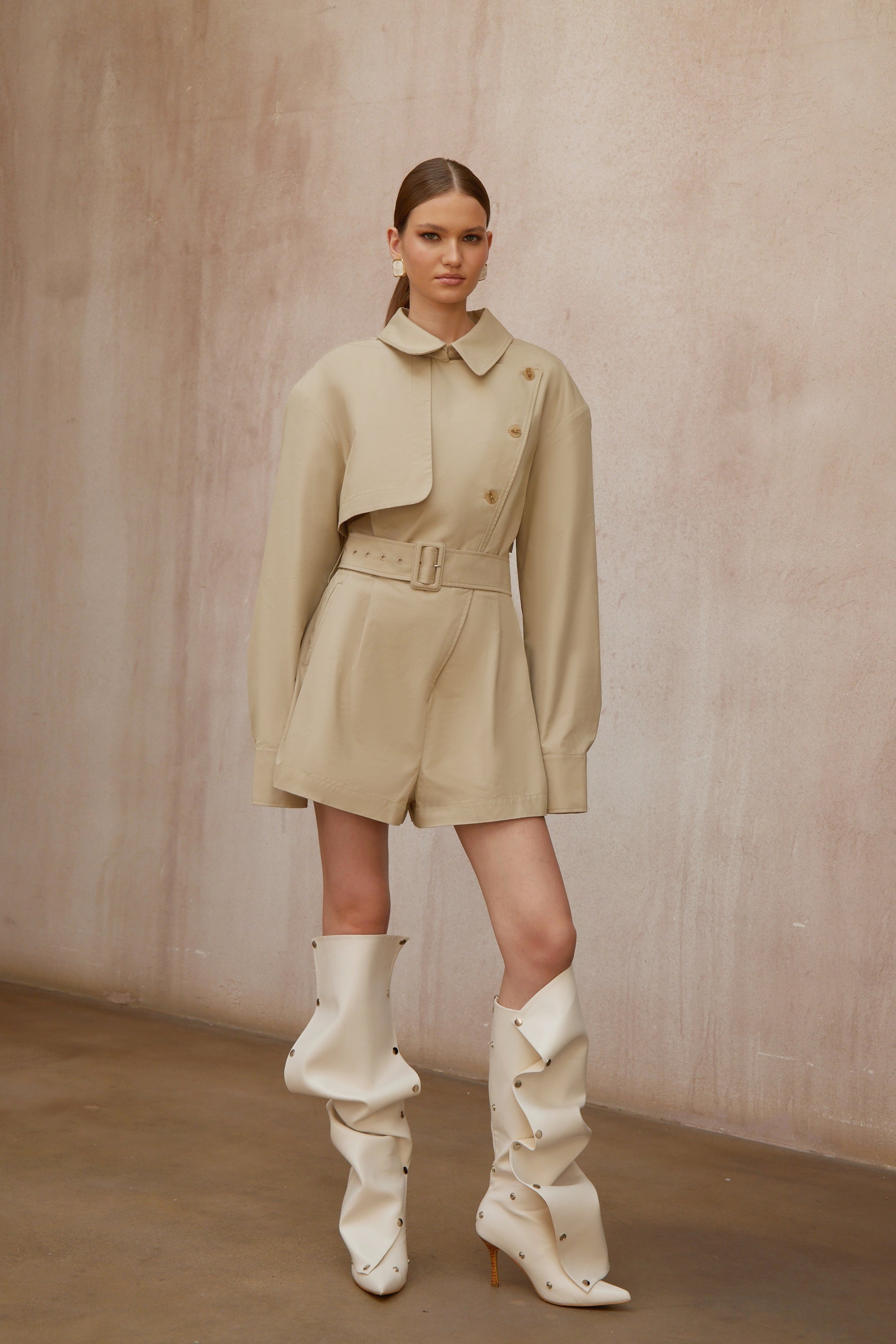 Priscille Khaki-farbener, asymmetrischer Trench-Overall