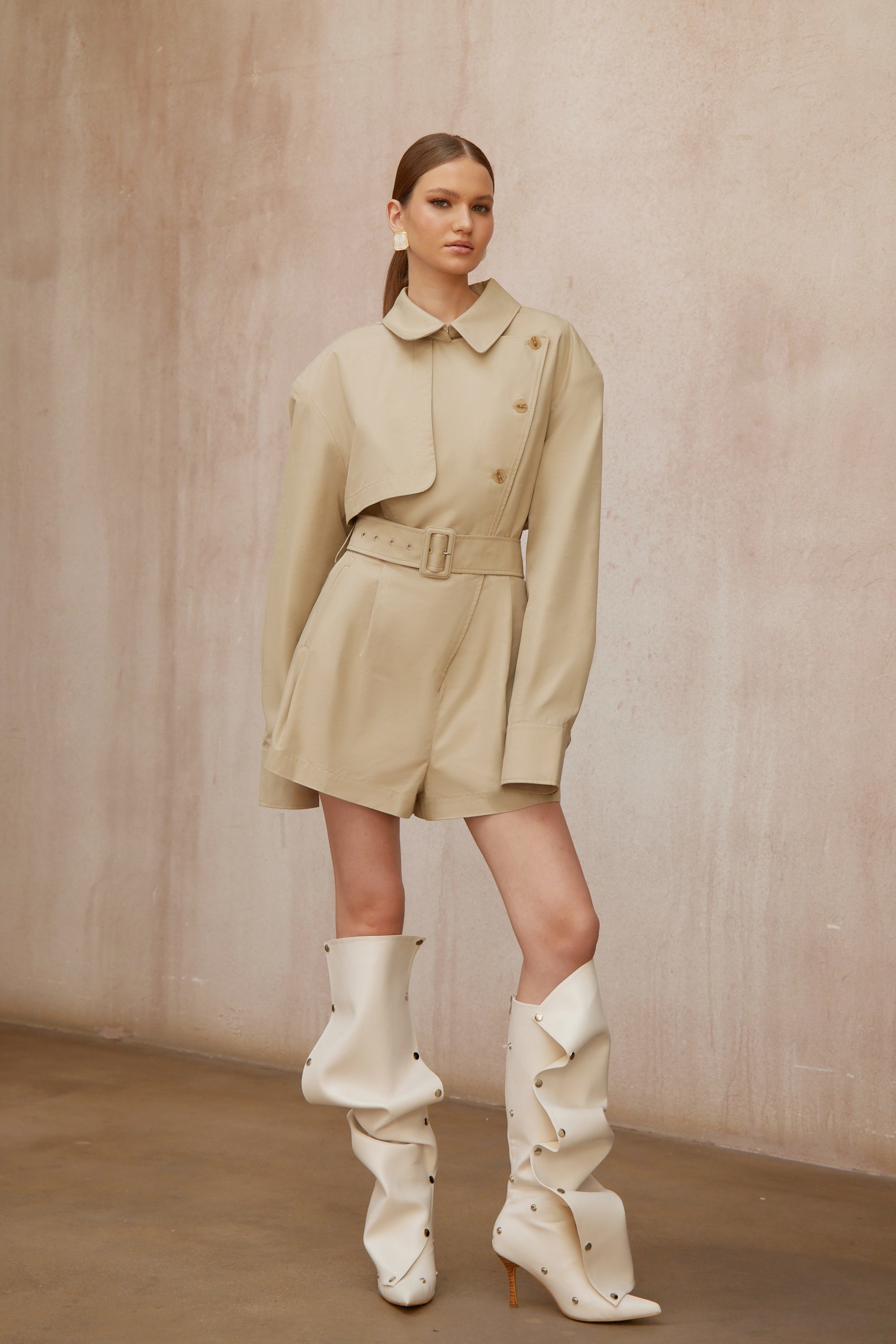 Priscille Khaki-farbener, asymmetrischer Trench-Overall