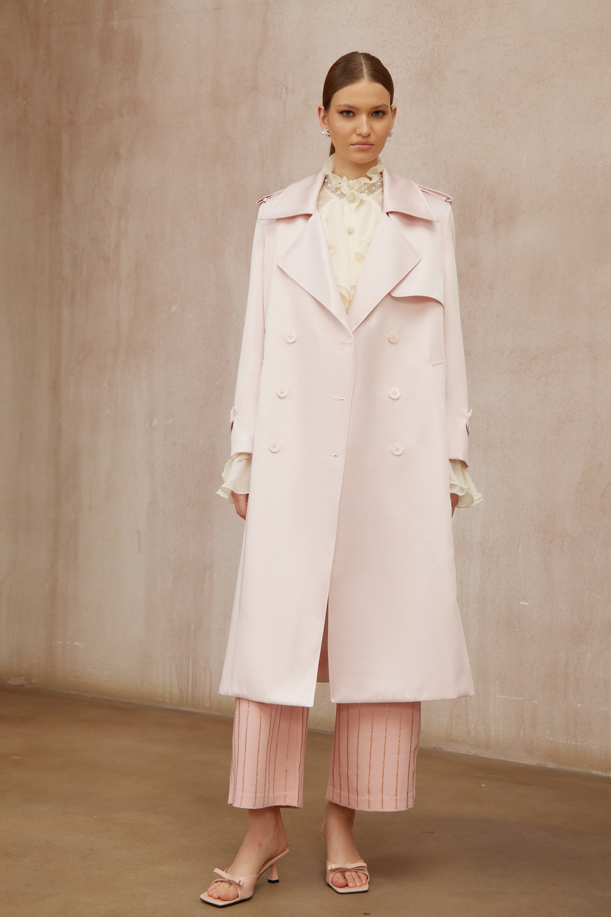Caméo Pink Doppelreihiger Satin-Trenchcoat