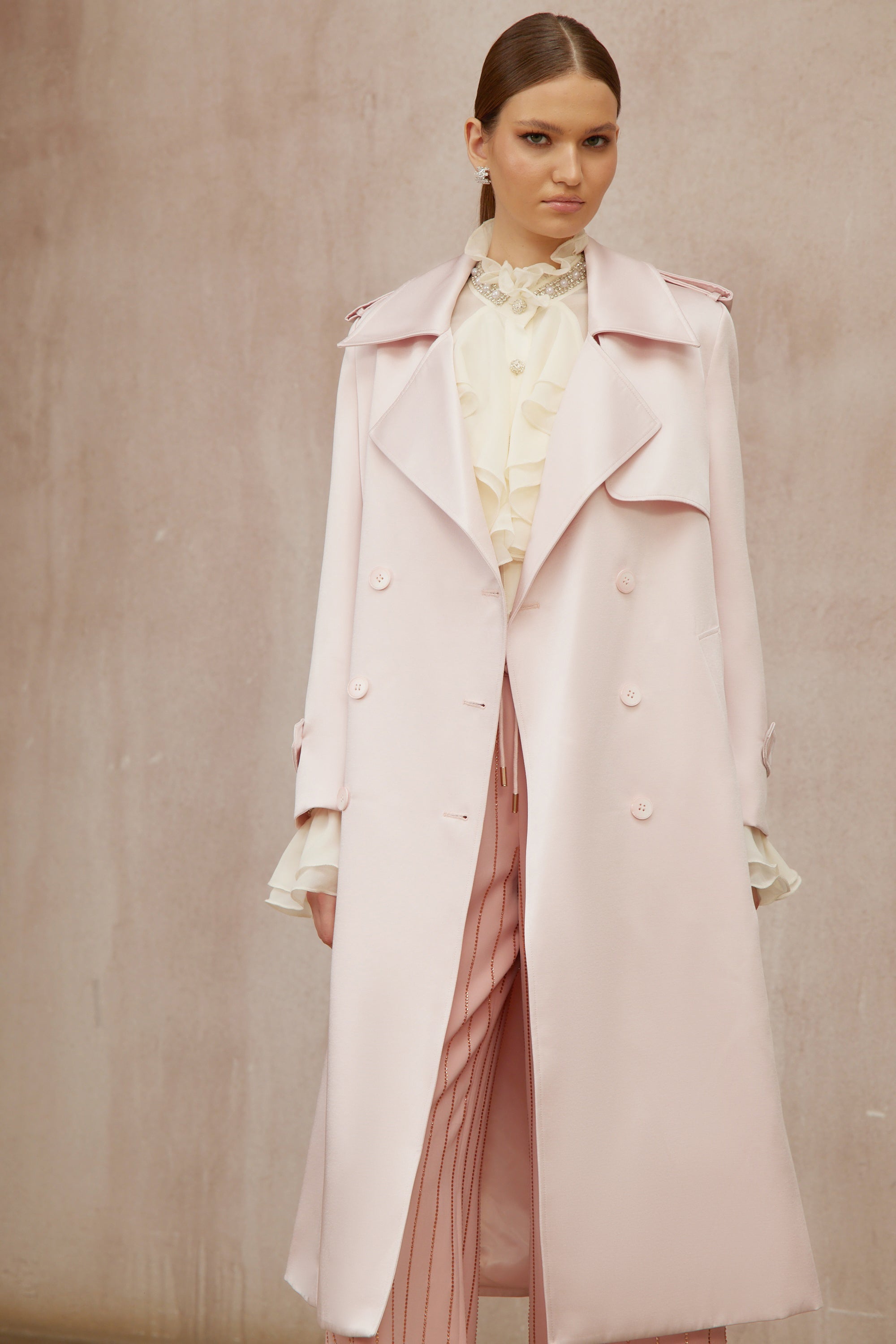 Caméo Pink Doppelreihiger Satin-Trenchcoat