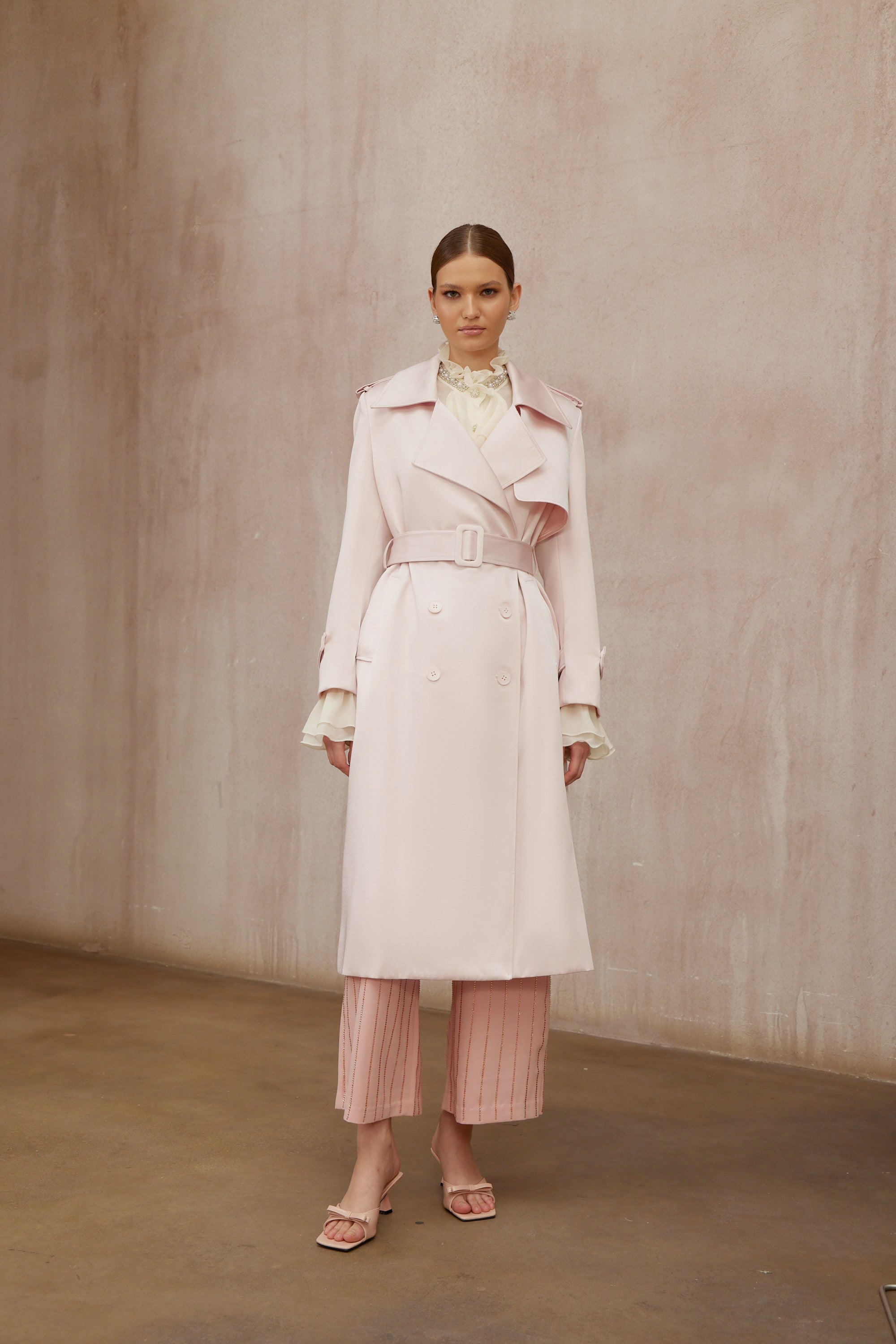 Caméo Pink Doppelreihiger Satin-Trenchcoat