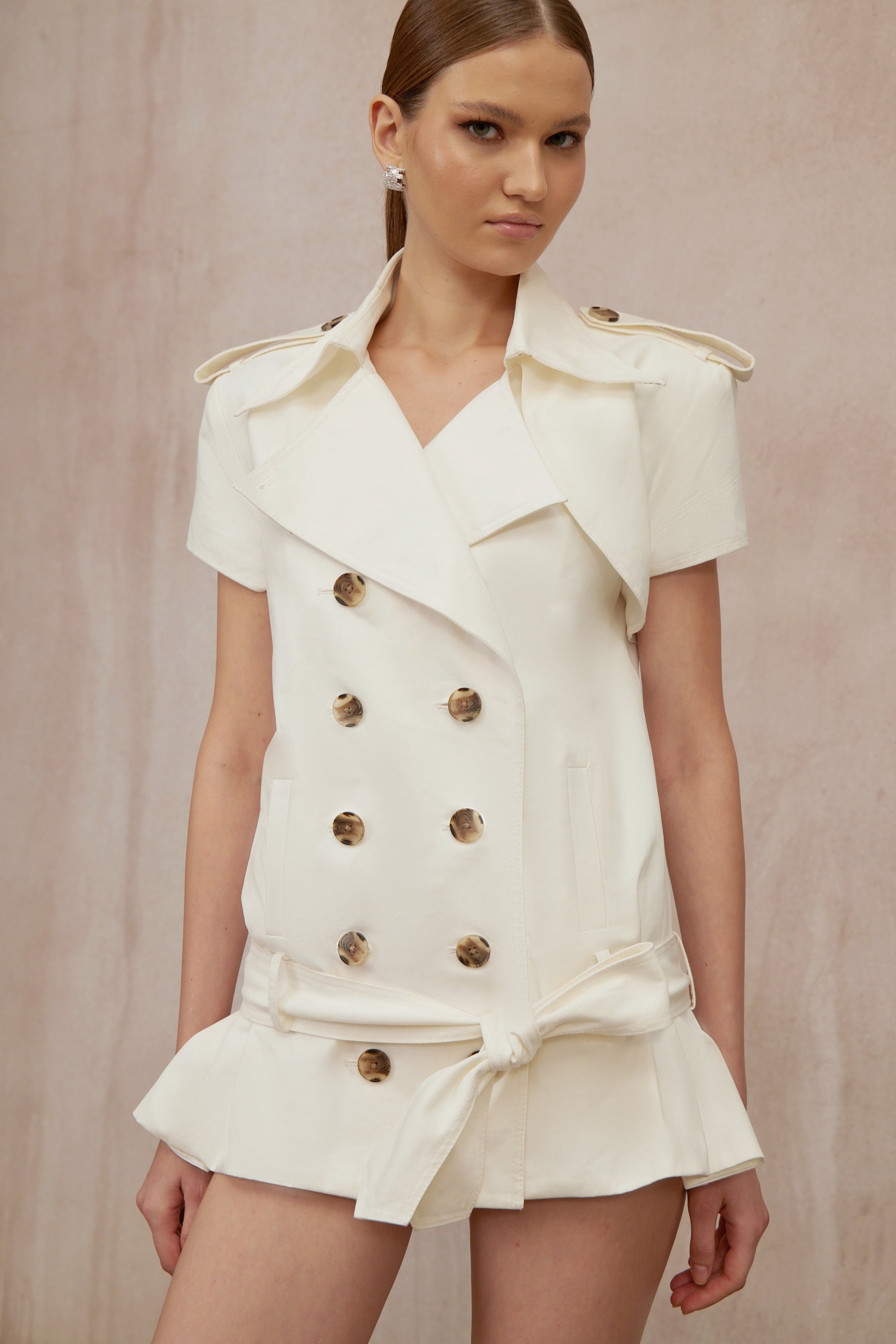 Josette – Weißer, zweireihiger Trenchcoat