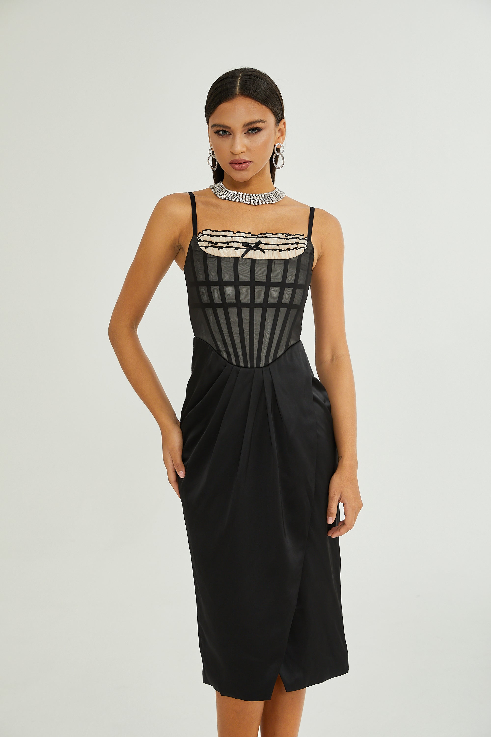 Nadine – Schwarzes Korsett-Midikleid 