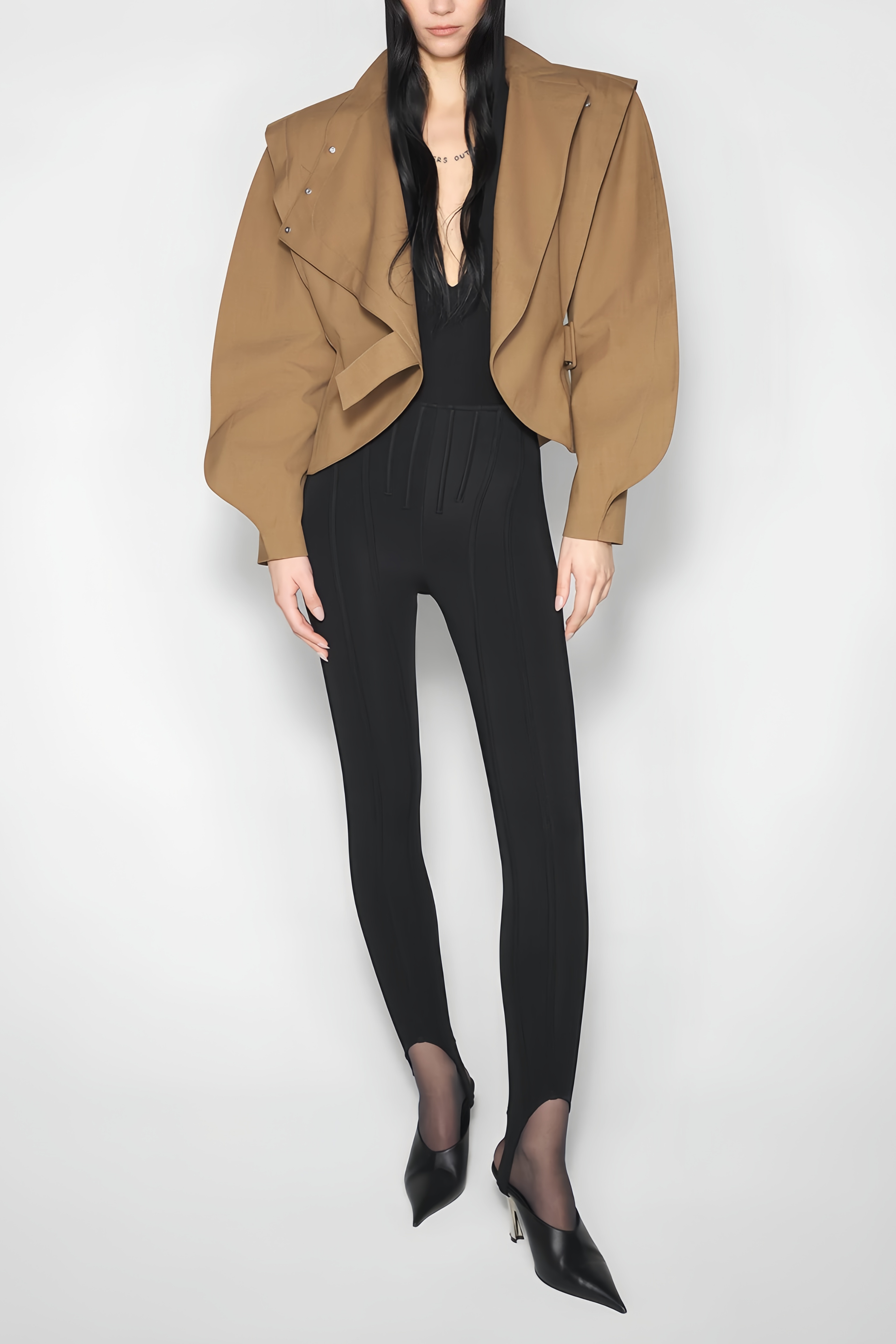 جاكيت مافيس براون ذو الطيّة المنسقة