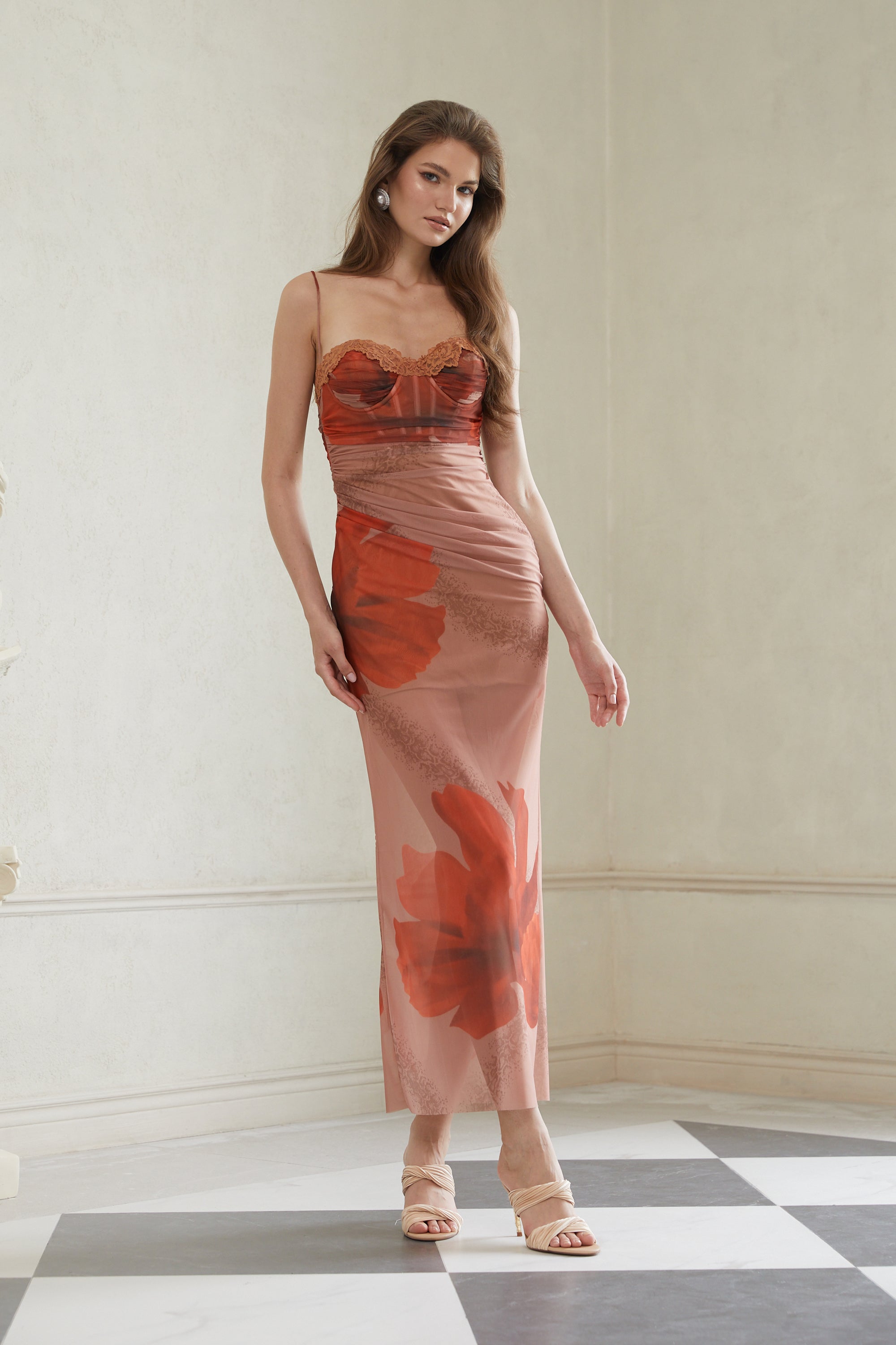 فستان ماكسي شبكي بطبعة زهور بني لامع