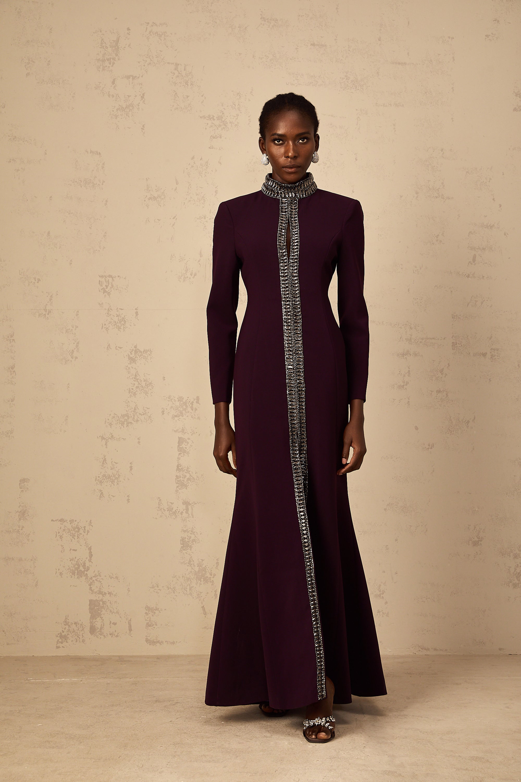 فستان ماكسي واسع مزين باللون العنابي من مايلي