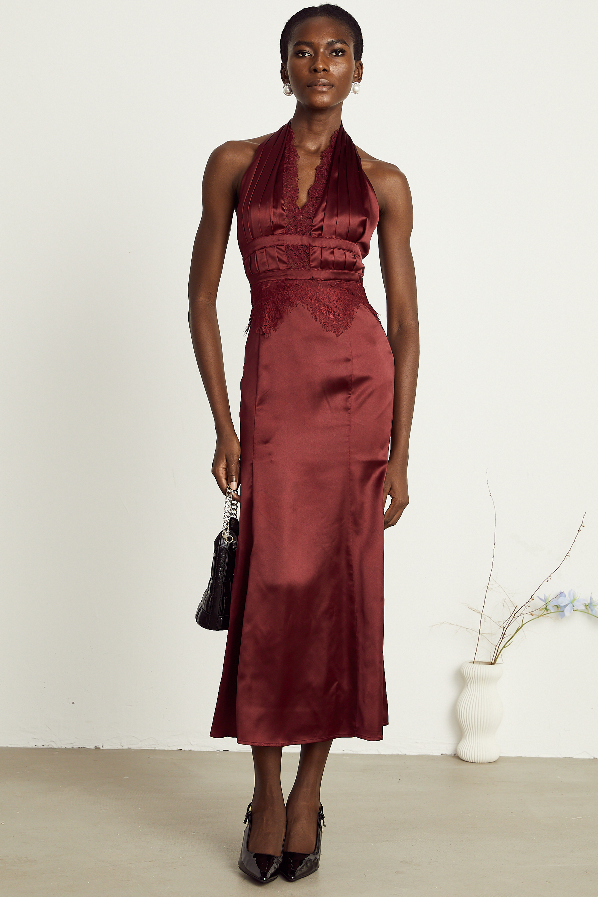 Chloé – Rotes Neckholder-Maxikleid mit Spitzendetails