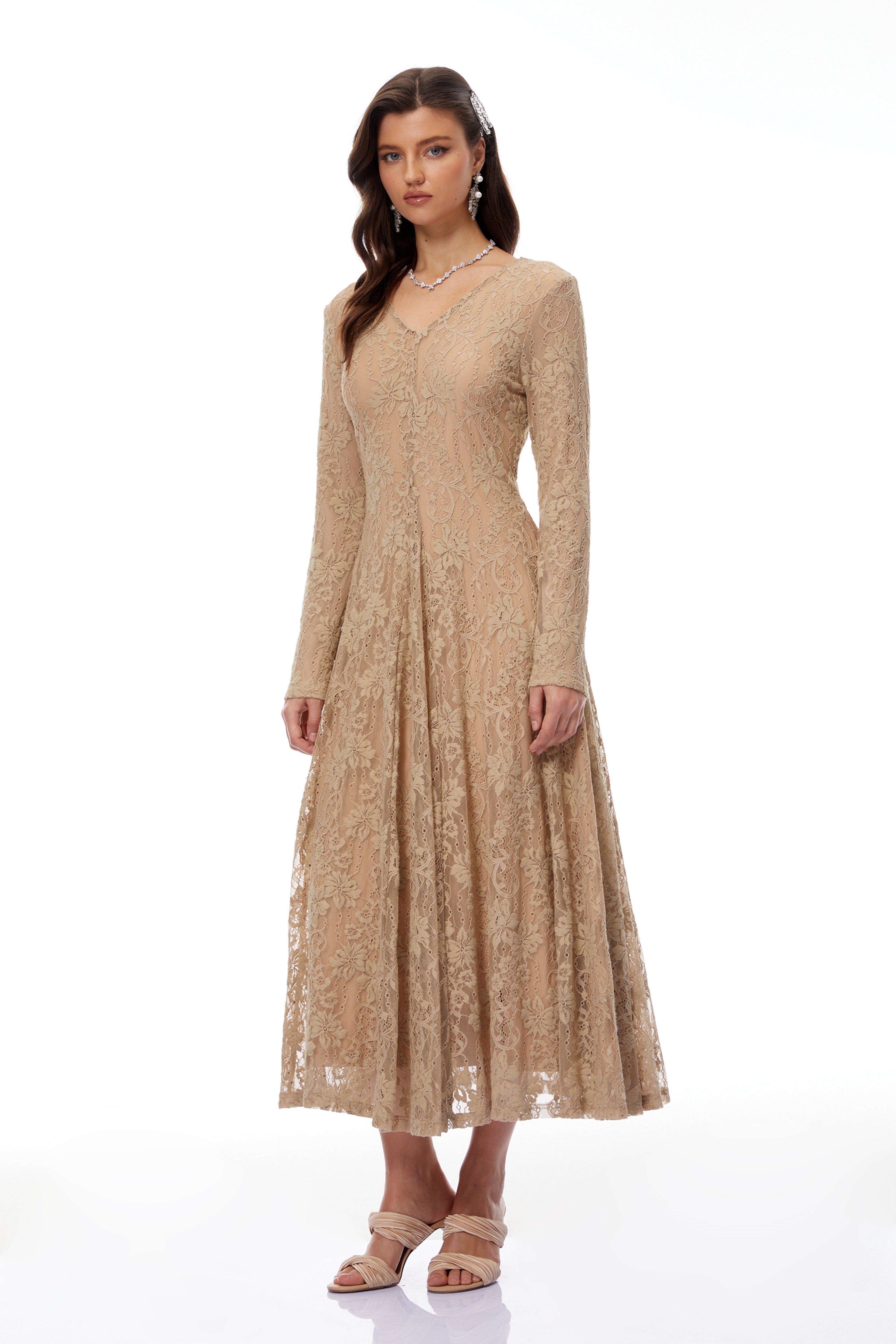 Fernanda Neutrals Maxikleid mit Blumenstickerei