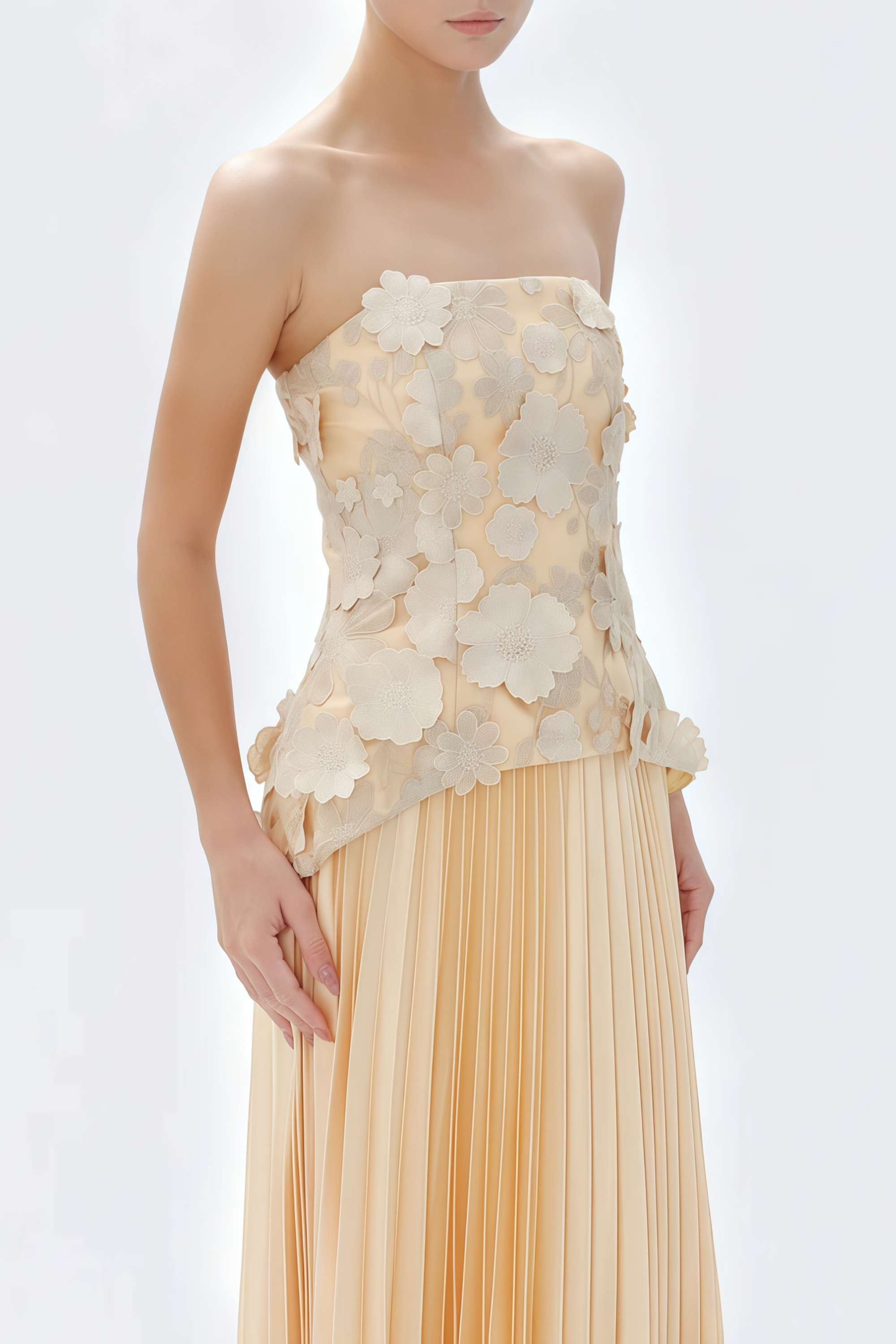 طقم أورسولا بلوزة وتنورة مطوية مزينة بالزهور باللون الأصفر