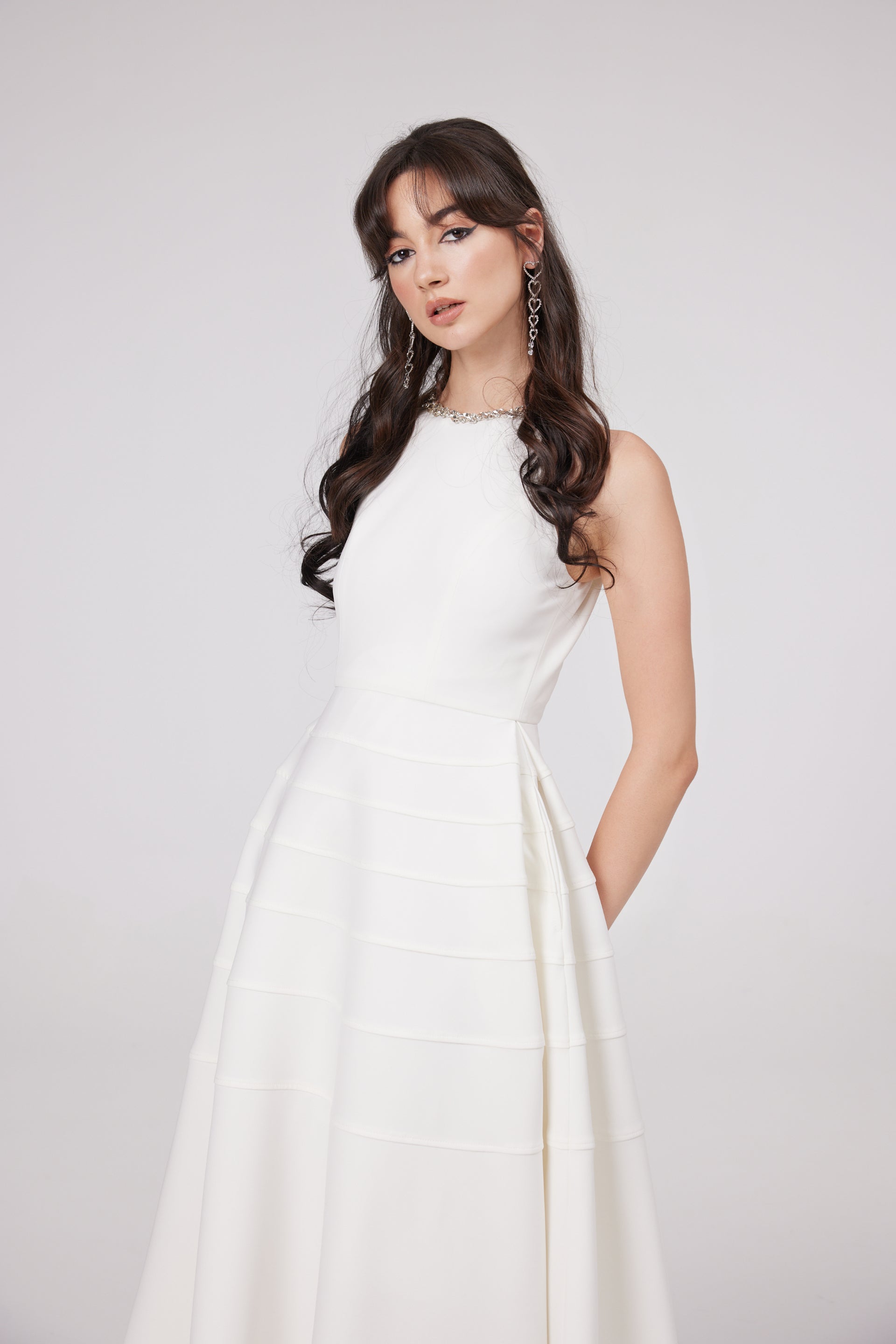 Ins white crystal-embellished midi dress Ins white crystal-embellished midi dress