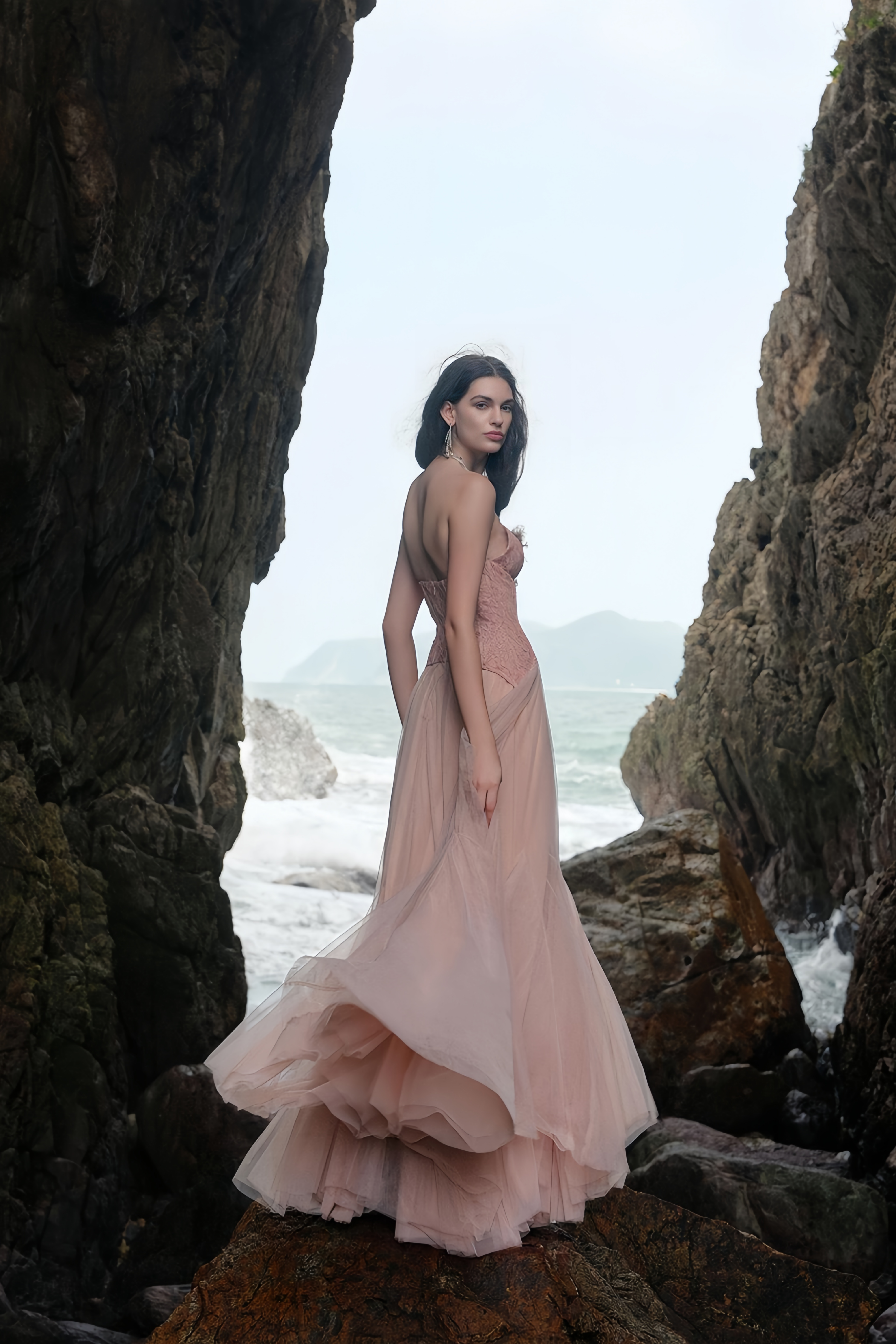 Ulrique – Maxikleid aus rosa Spitzenkorsett und Tüll 