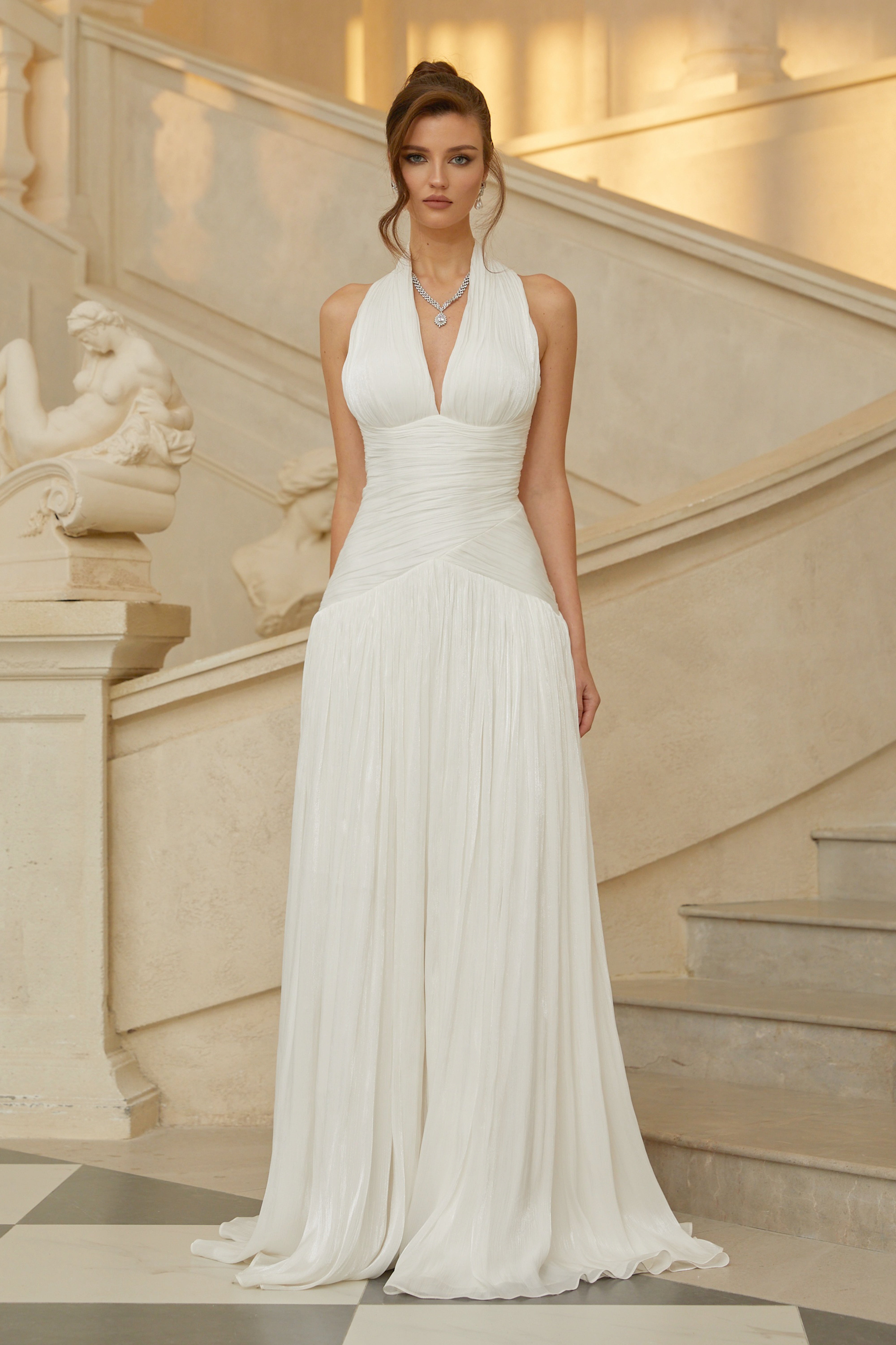 Uranie Weißes Maxikleid mit Raffungen