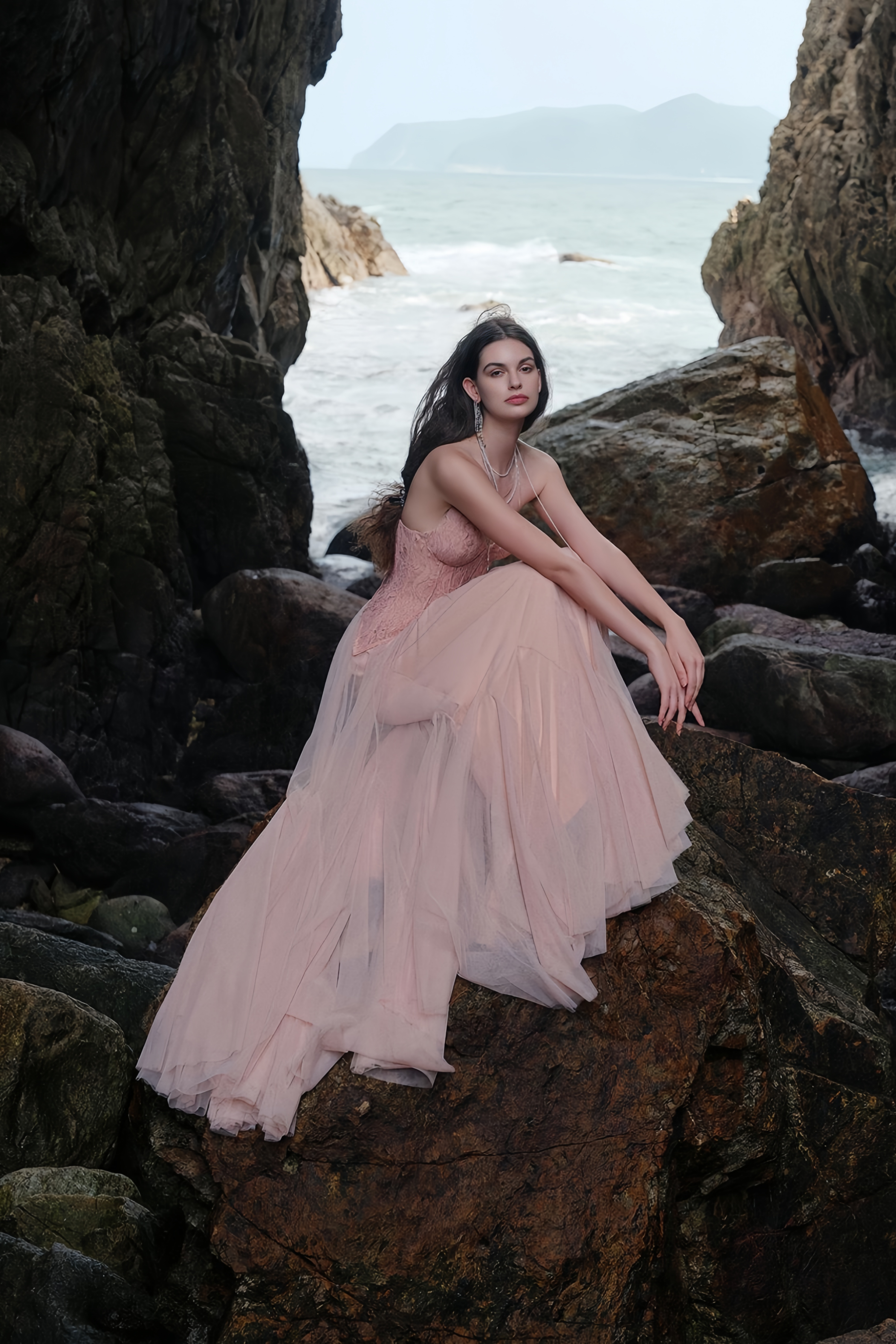 Ulrique – Maxikleid aus rosa Spitzenkorsett und Tüll 