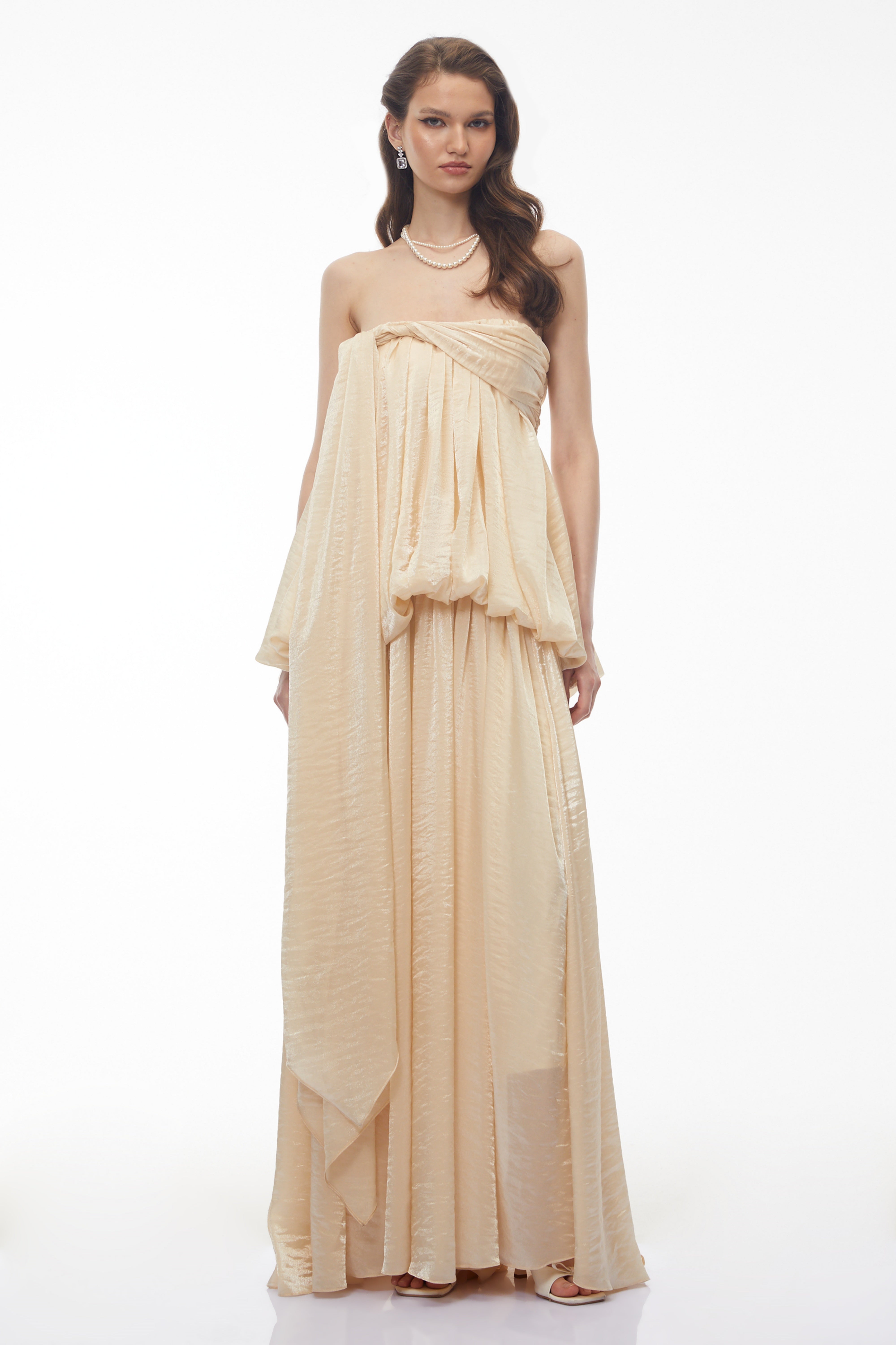 Robe longue à épaules dénudées Aamu Champagne