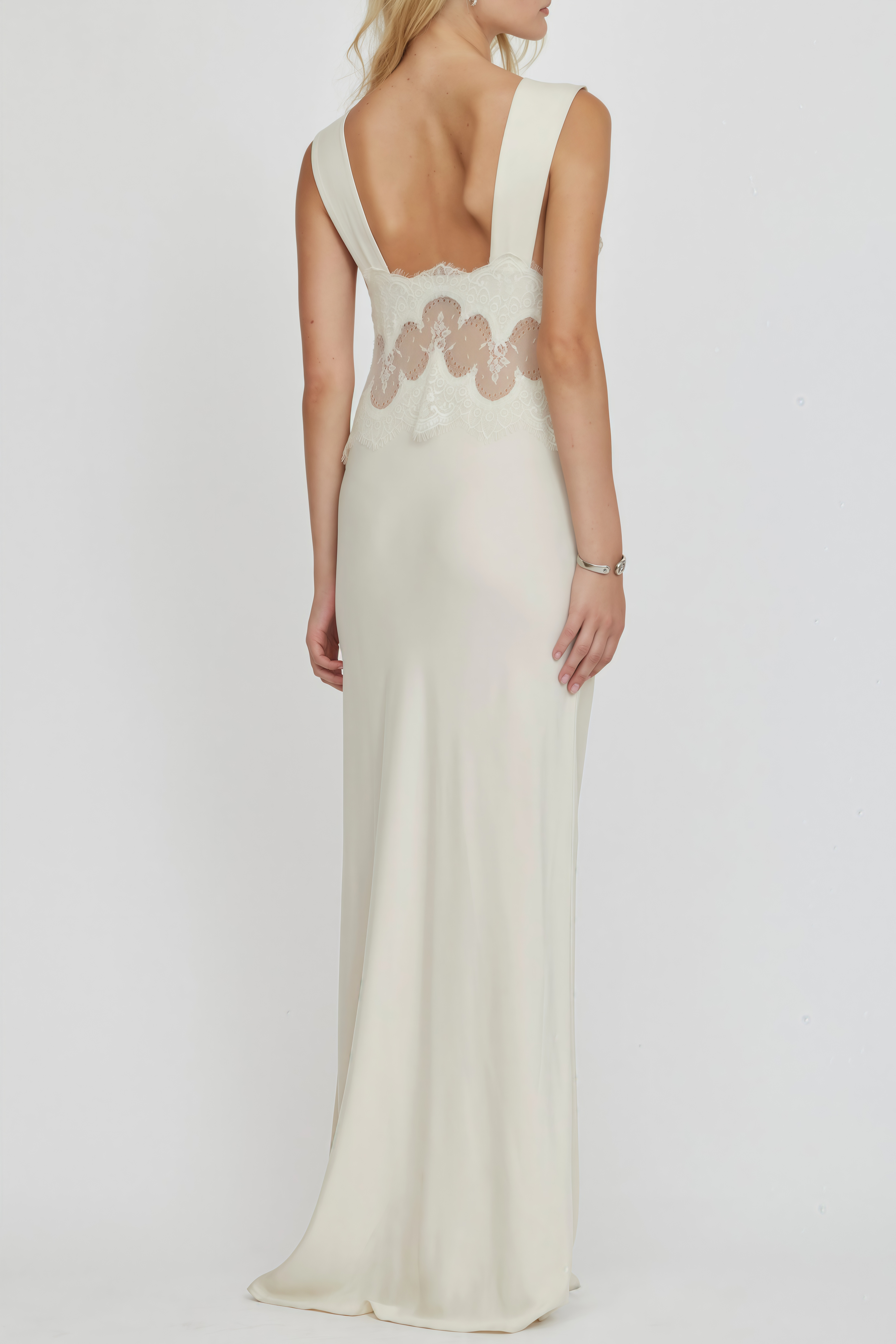 Aitana Neutrals Satin-Maxikleid mit Spitzenbesatz