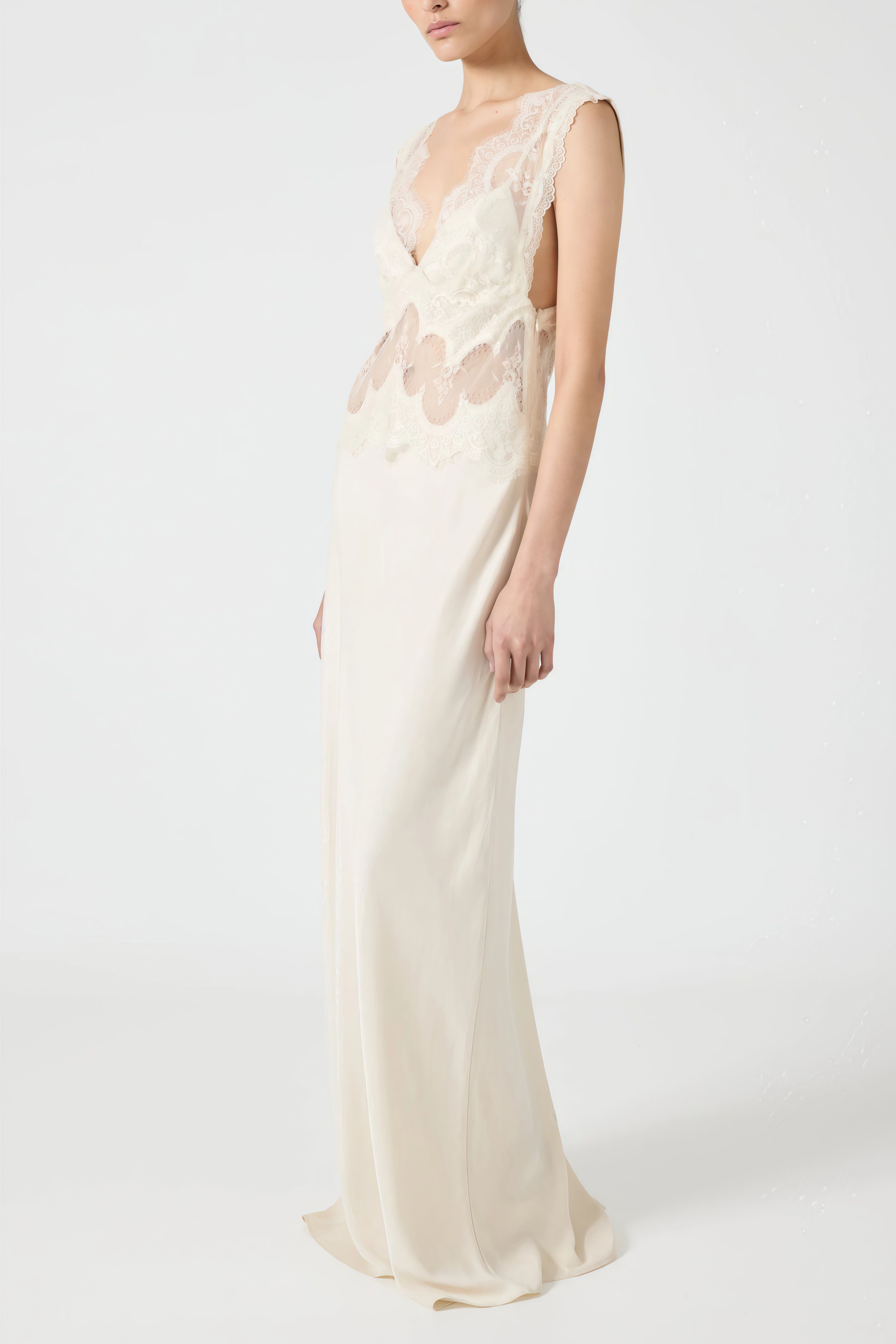 Aitana Neutrals Satin-Maxikleid mit Spitzenbesatz