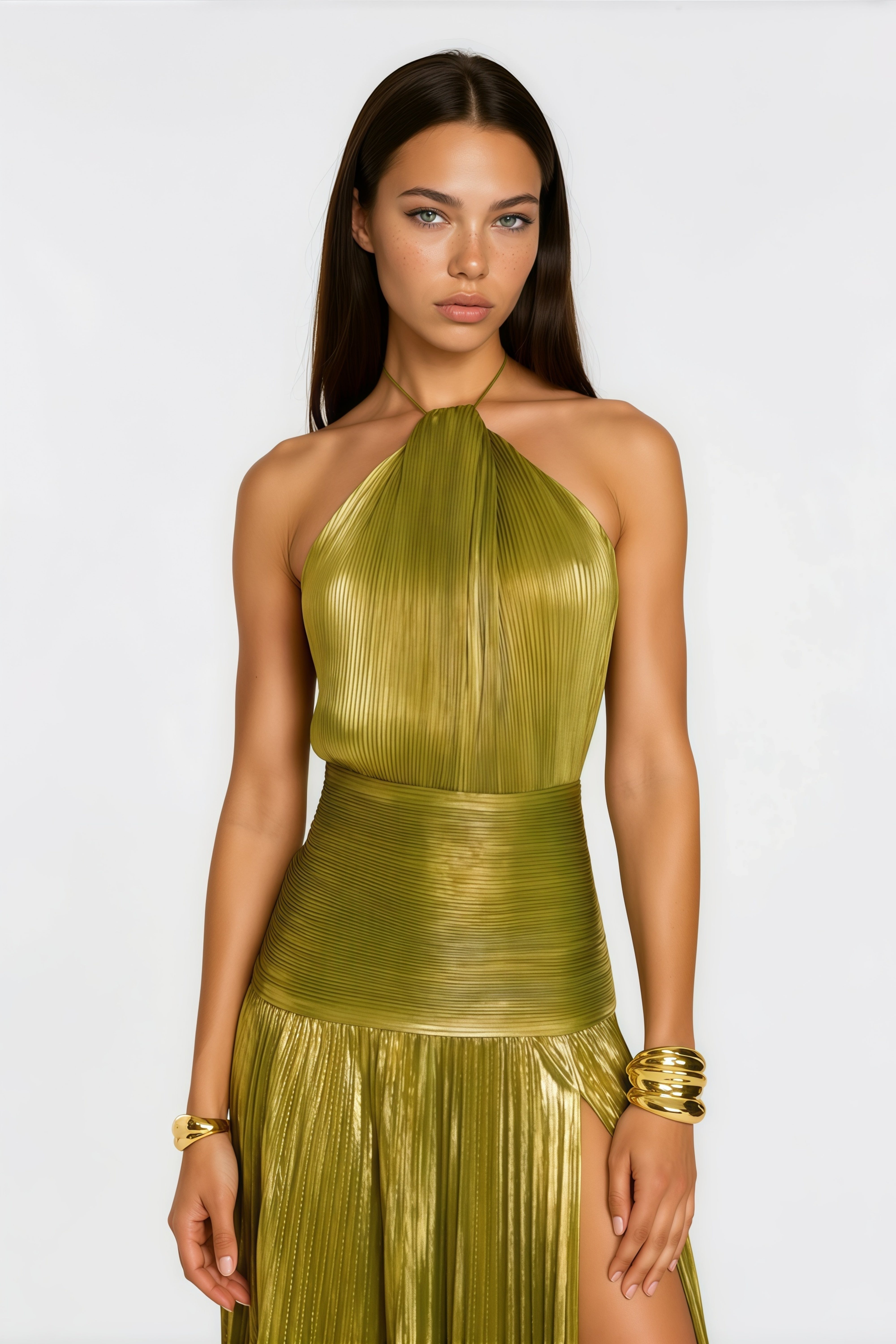 Alchimie Gold – Glänzendes, plissiertes Maxikleid