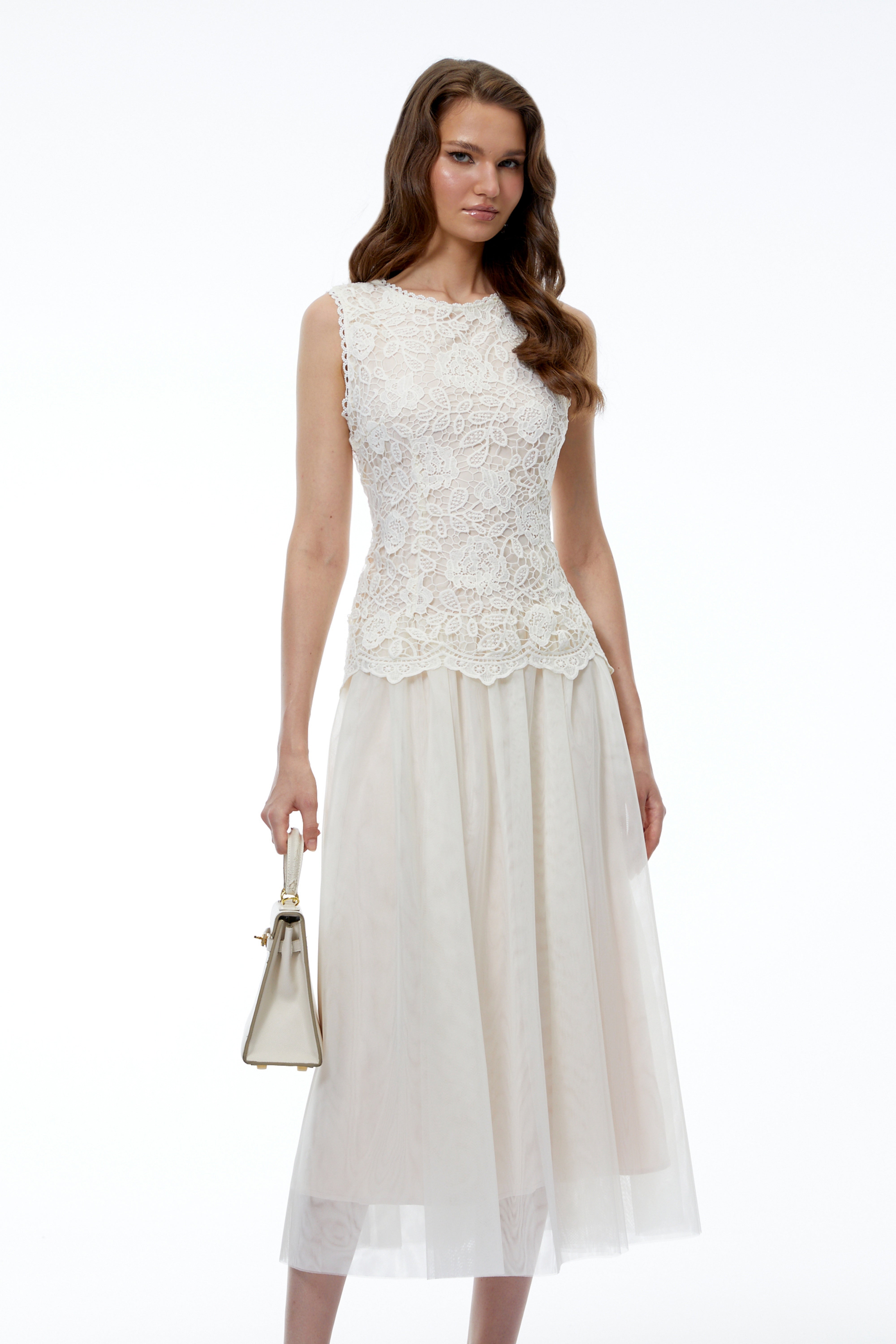 Robe mi-longue Alice en dentelle avec appliqués floraux, couleur neutre