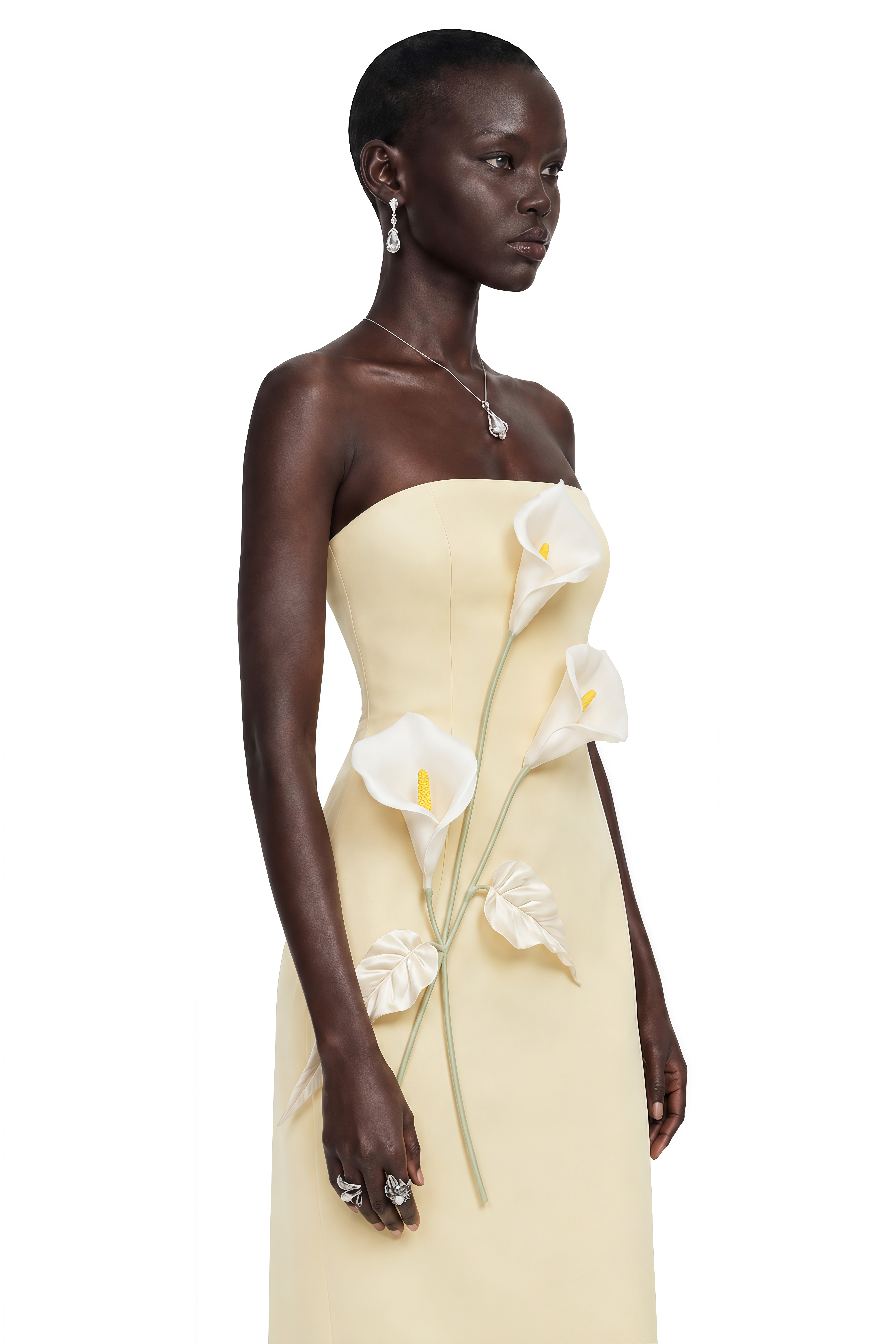 Robe longue à épaules dénudées jaune Aurora avec motifs floraux en 3D
