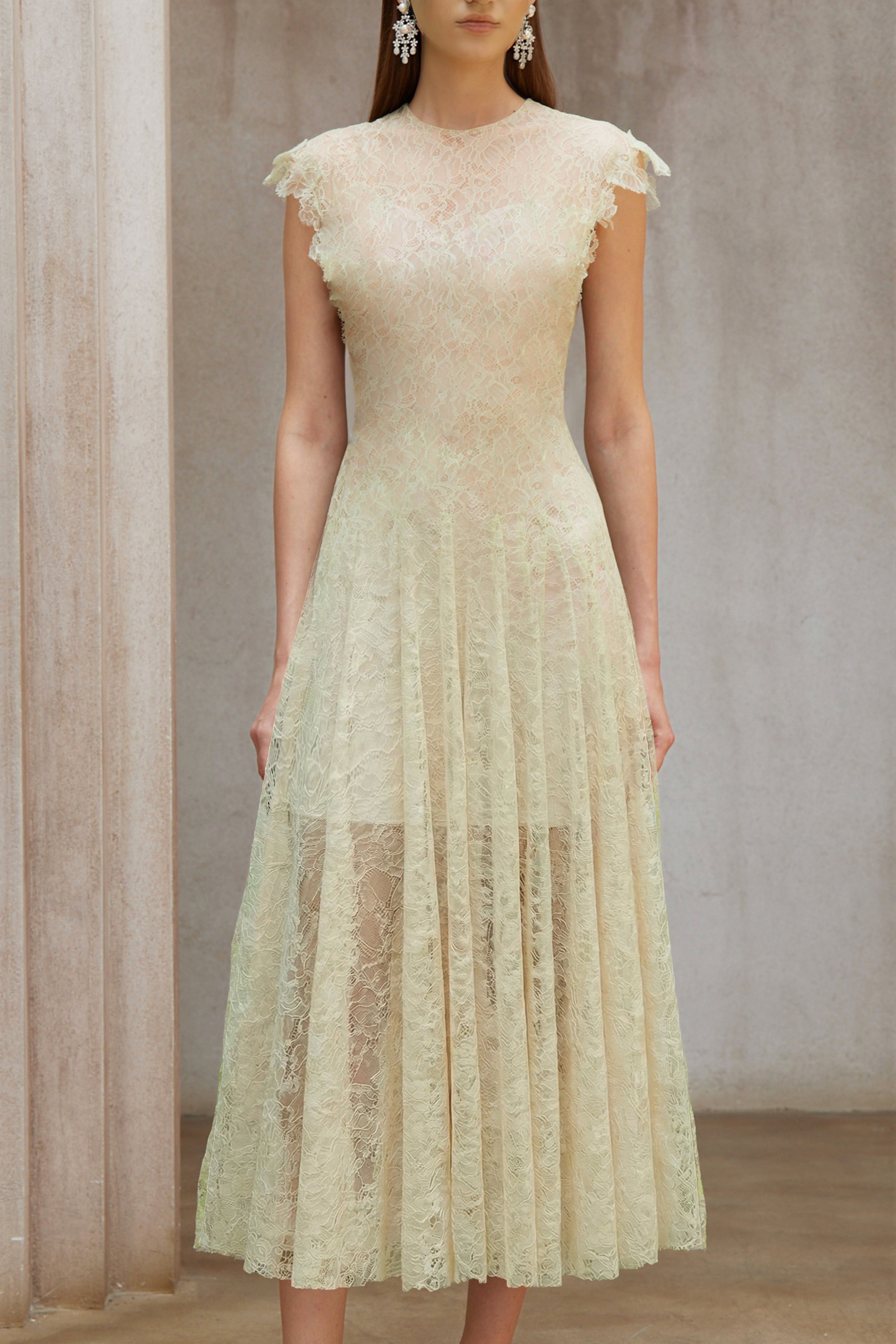 Béryl Grünes Midi-Kleid mit floraler Spitze