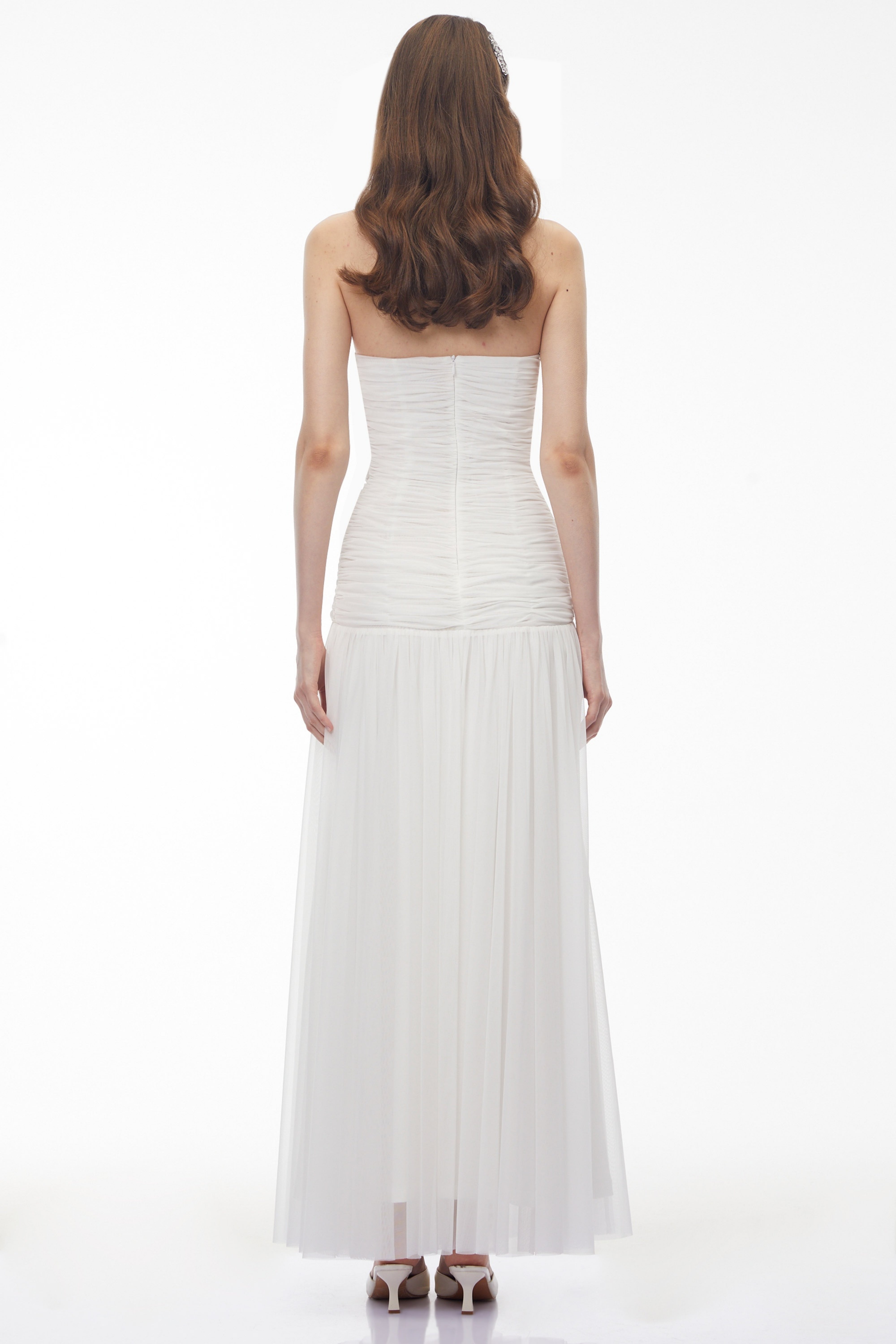 Robe longue froncée à encolure croisée Bianka White