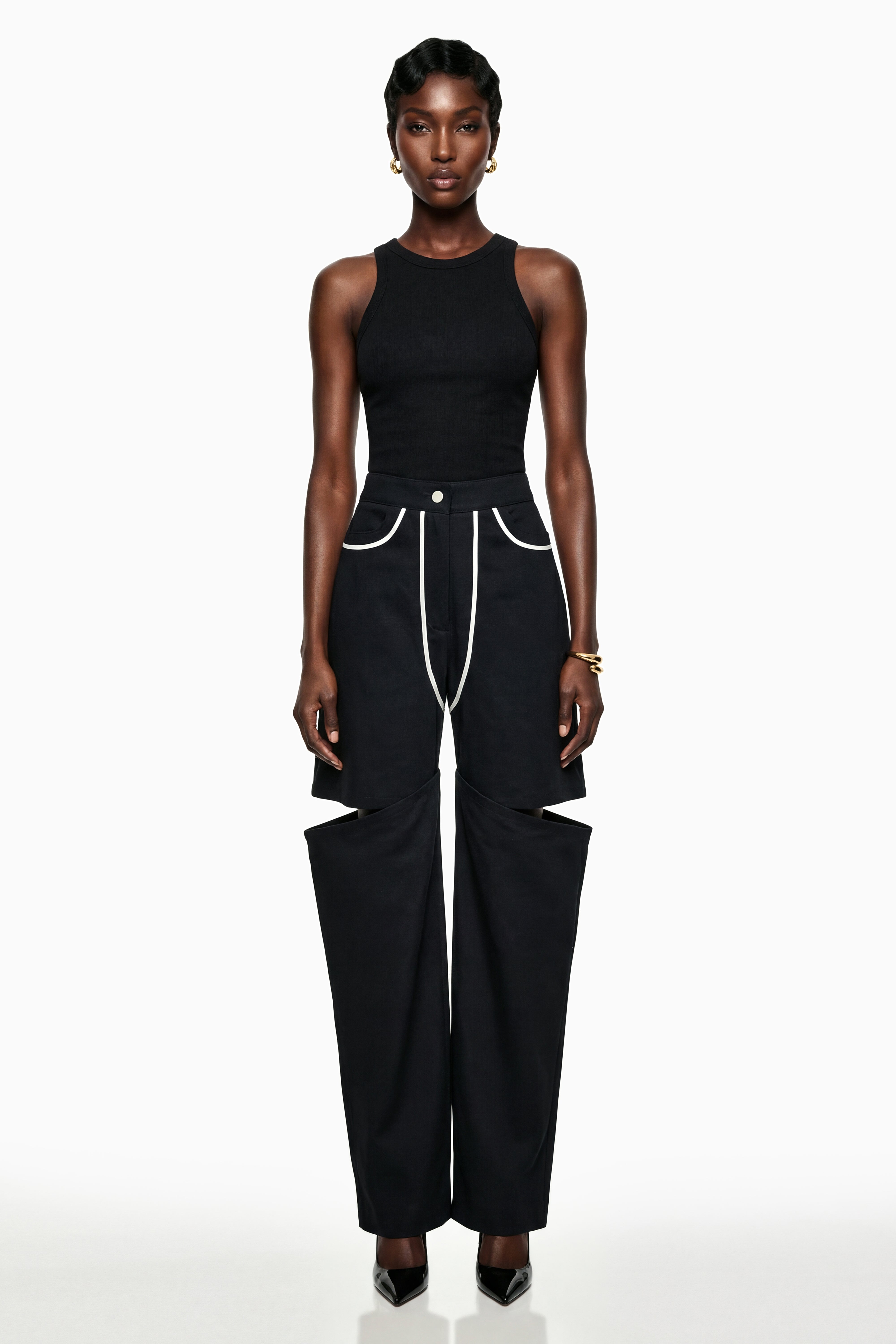 Calypso – Schwarze Hose mit Cut-outs und weitem Bein