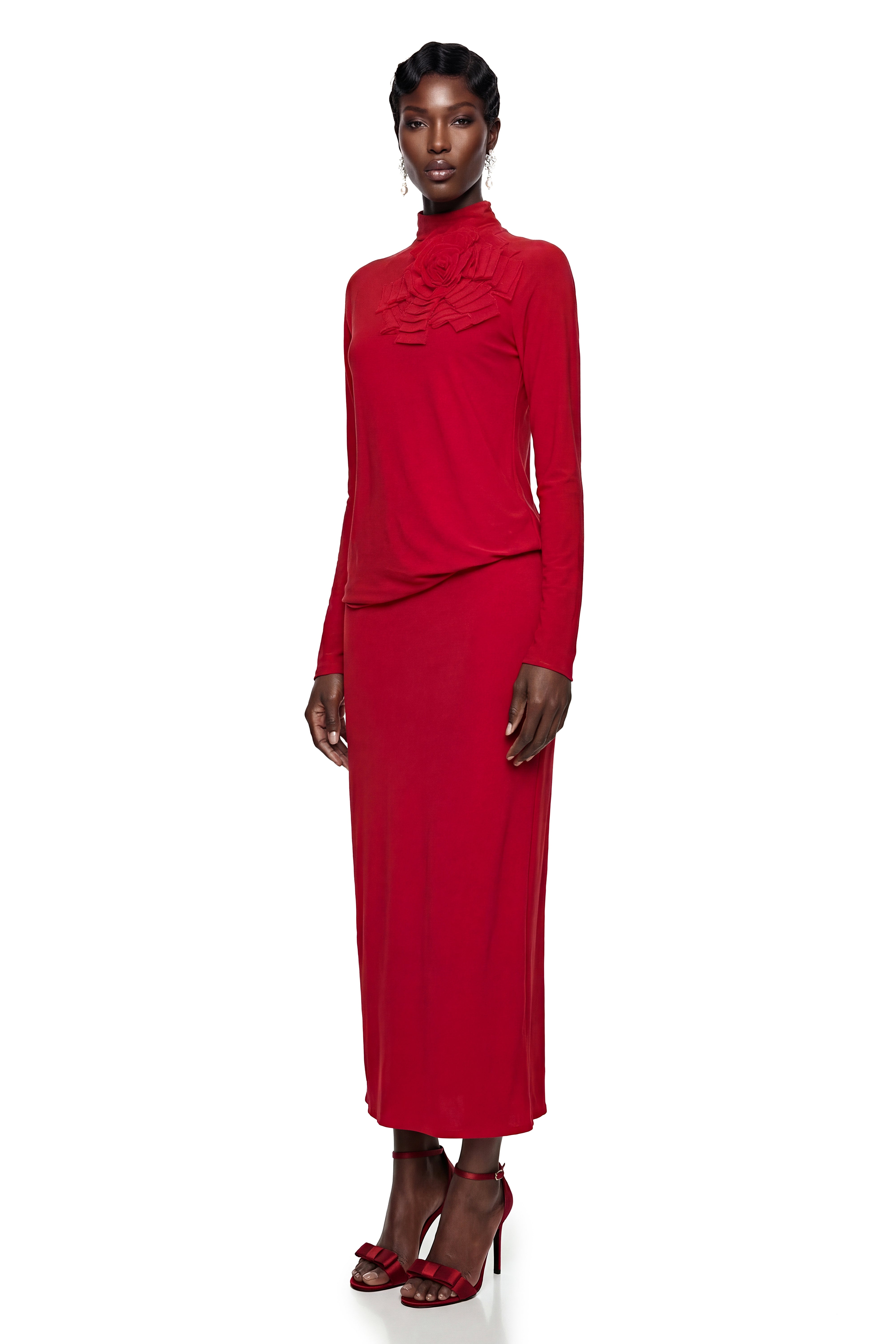 Robe longue rouge Caroline à pétales en 3D