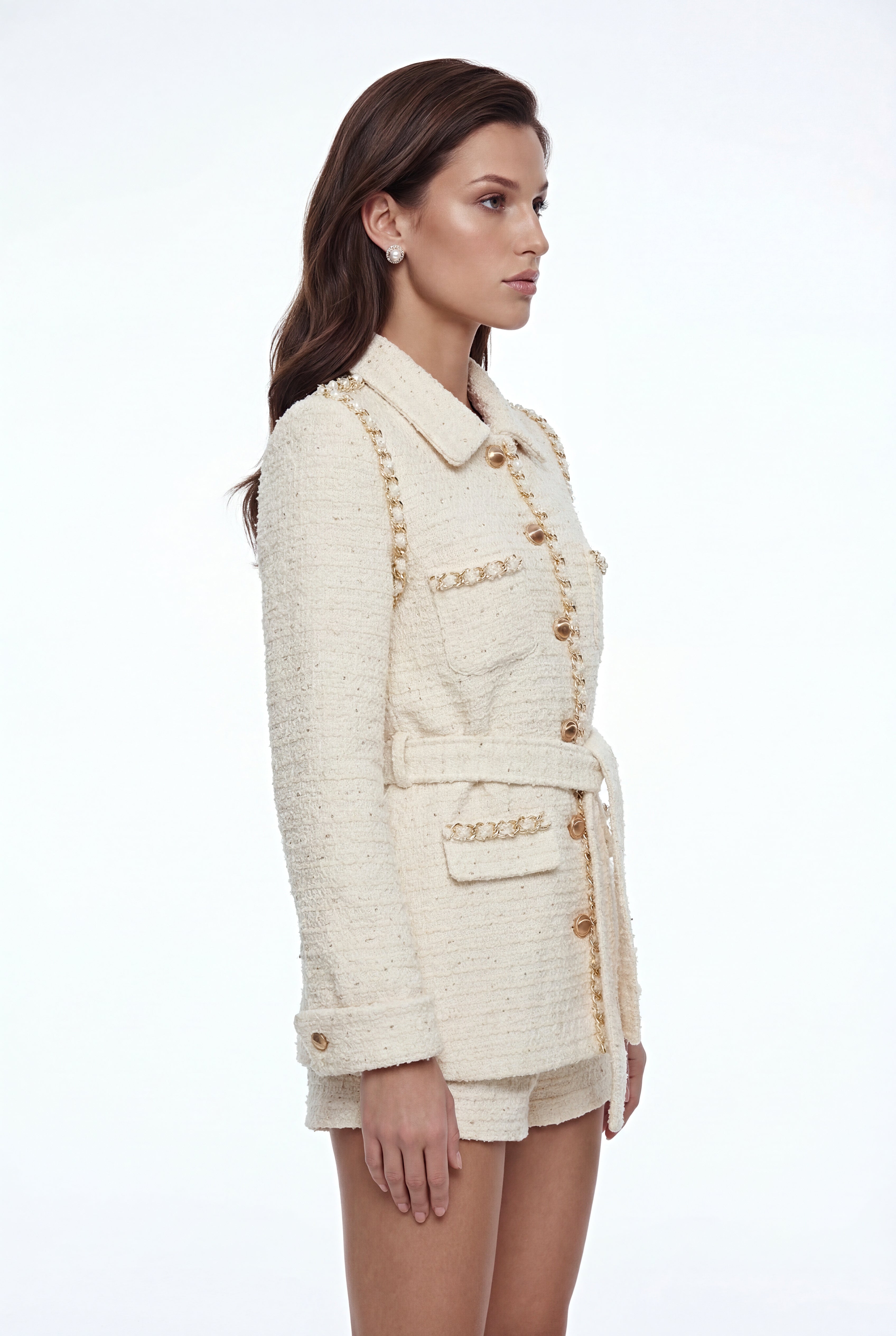 معطف من التويد الأبيض من ماركة Cassia مزود بياقات