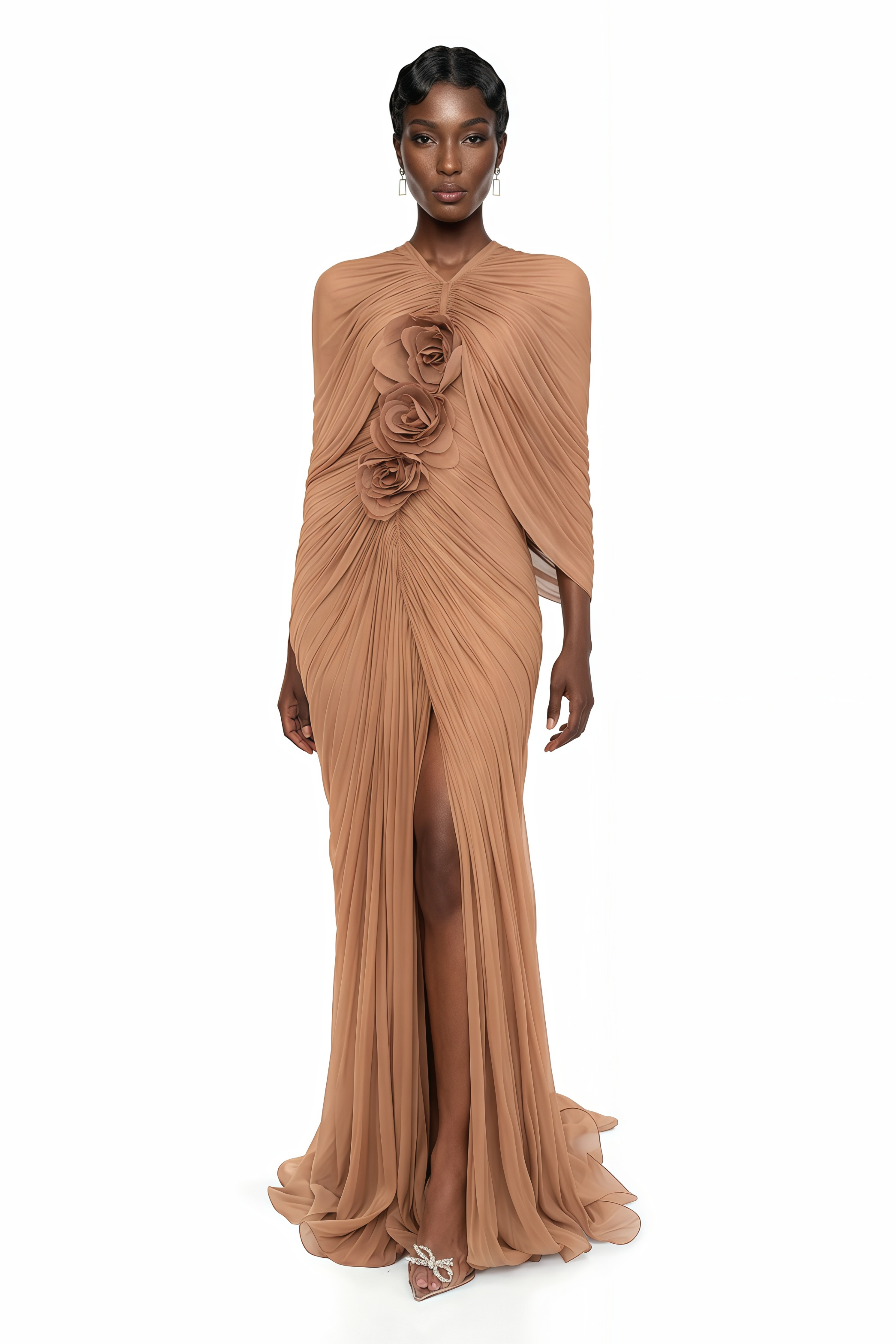 Cíntia – Maxikleid in Kamelbraun mit Rüschen und 3D-Blumenmuster