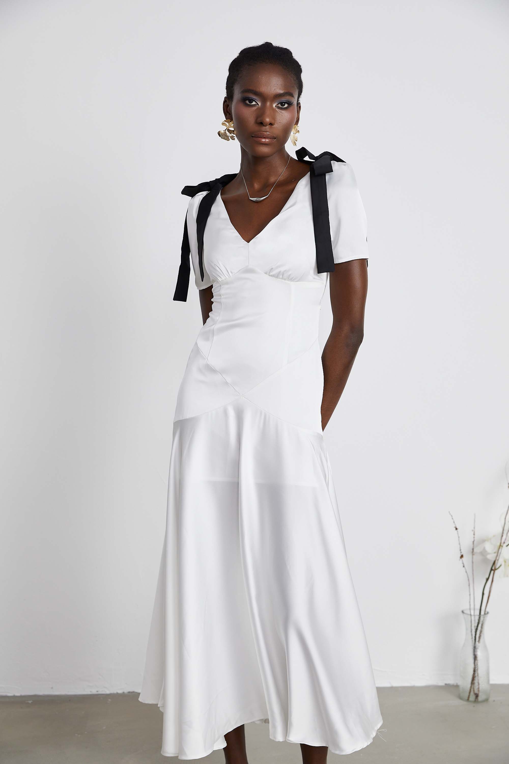 Robe longue à manches bouffantes et nœud « Cyrielle »