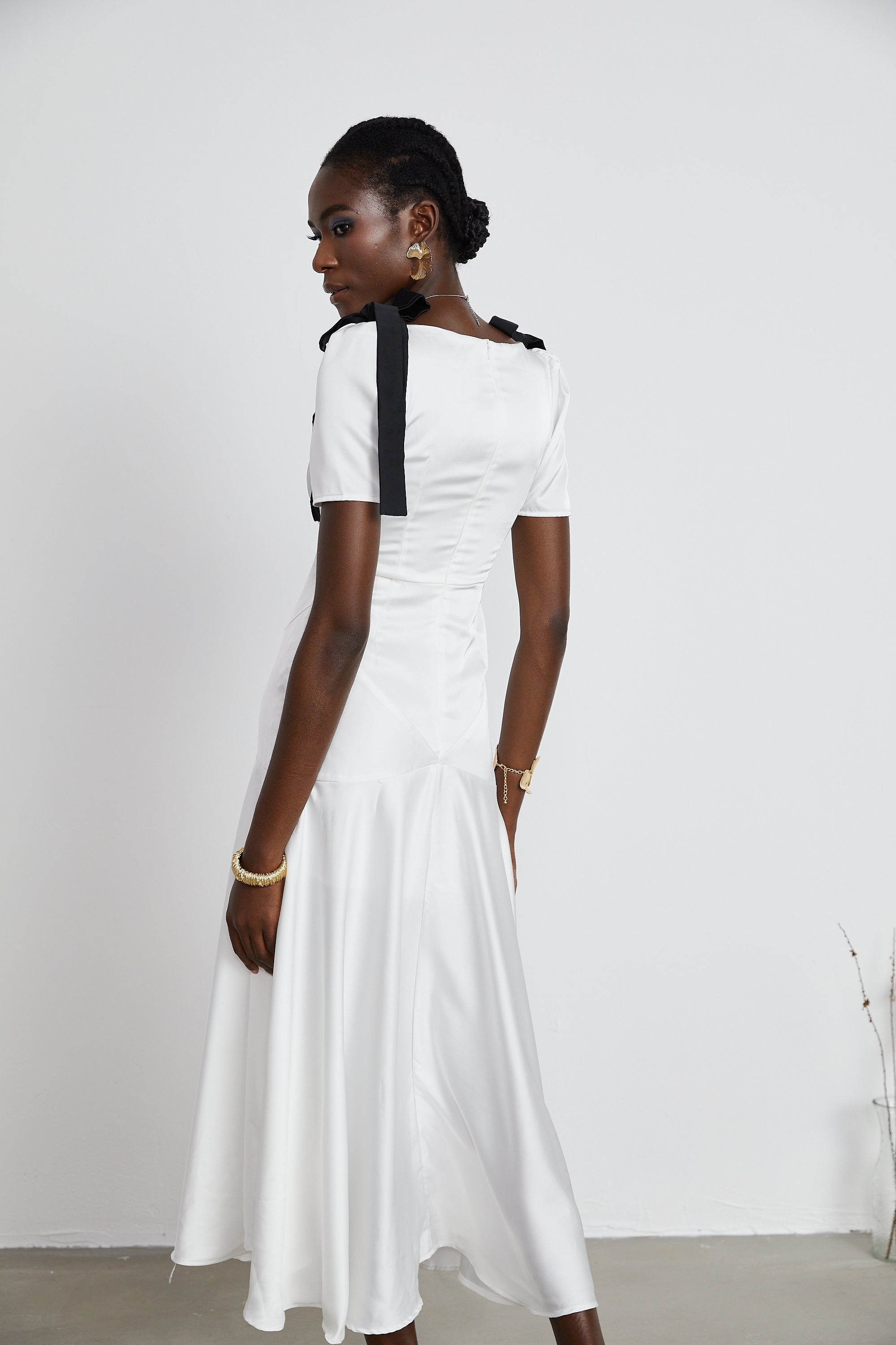 Robe longue à manches bouffantes et nœud « Cyrielle »