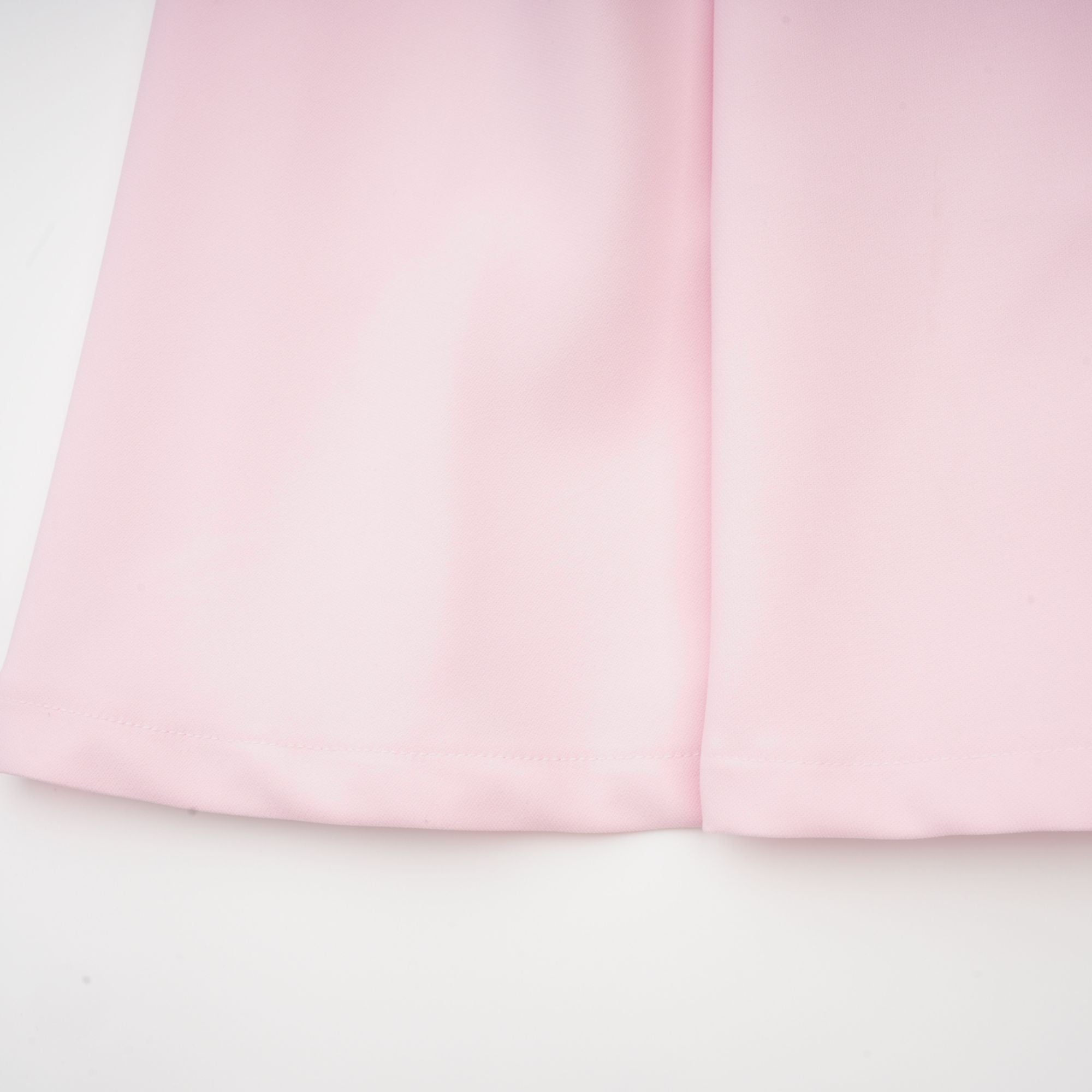 Esther – Kurzärmliges Midikleid mit Kristallen und Schleifendetail in Rosa