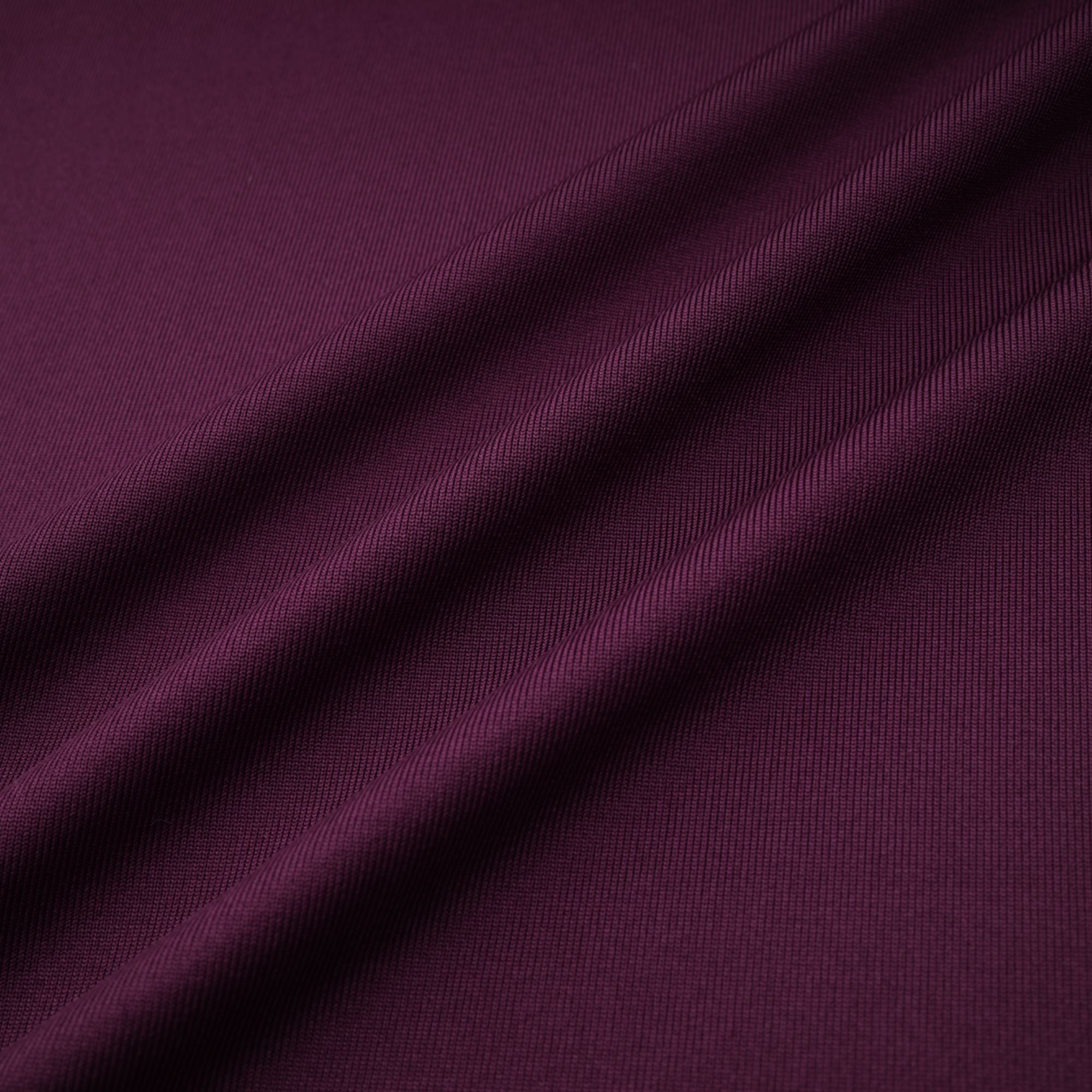 فستان طويل مزين بالدانتيل من Borbála باللون الأرجواني