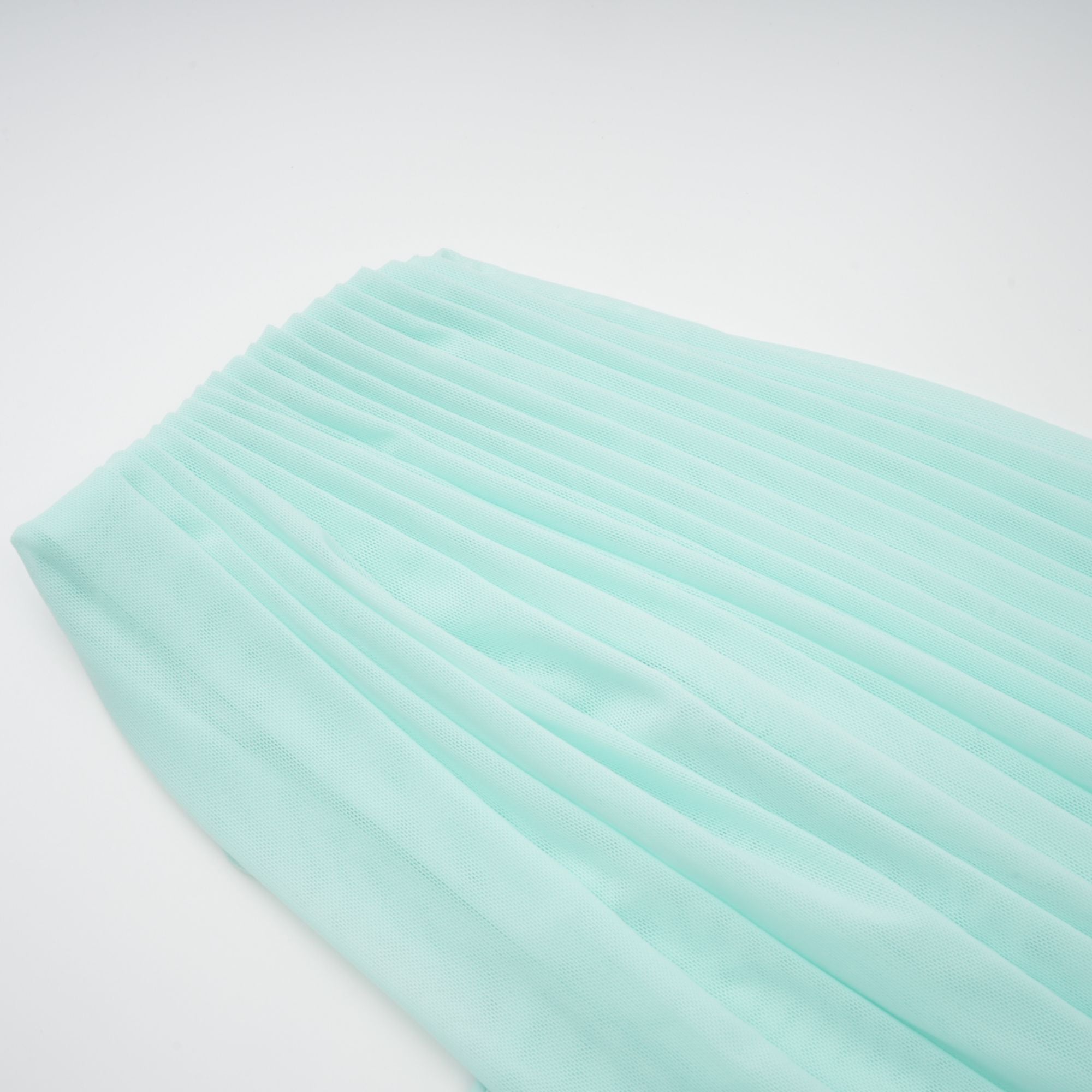 طقم تنورة وتنورة من التول المكشكش محايد من Pénombre