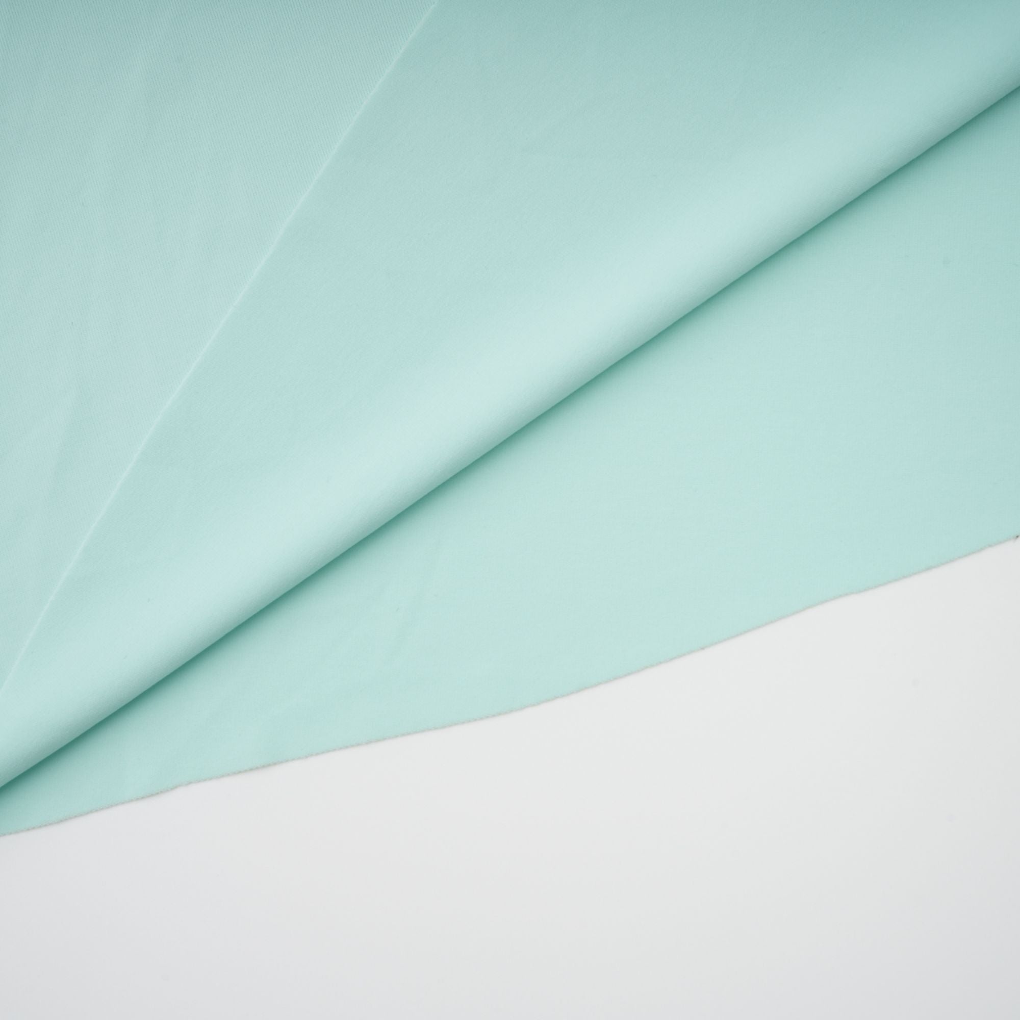 طقم تنورة وتنورة من التول المكشكش محايد من Pénombre