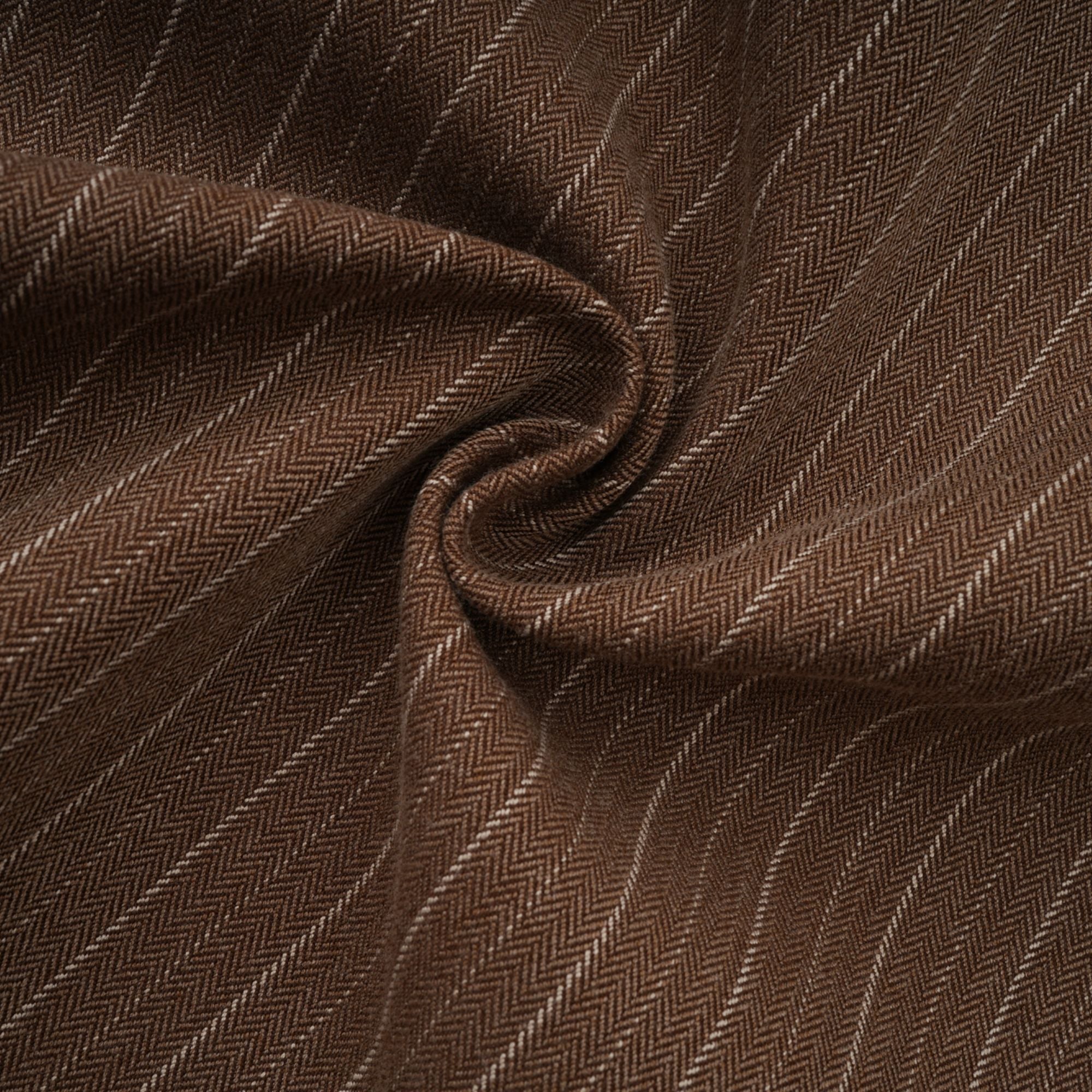 طقم معطف طويل مخطط وبنطلون من كليمانس براون