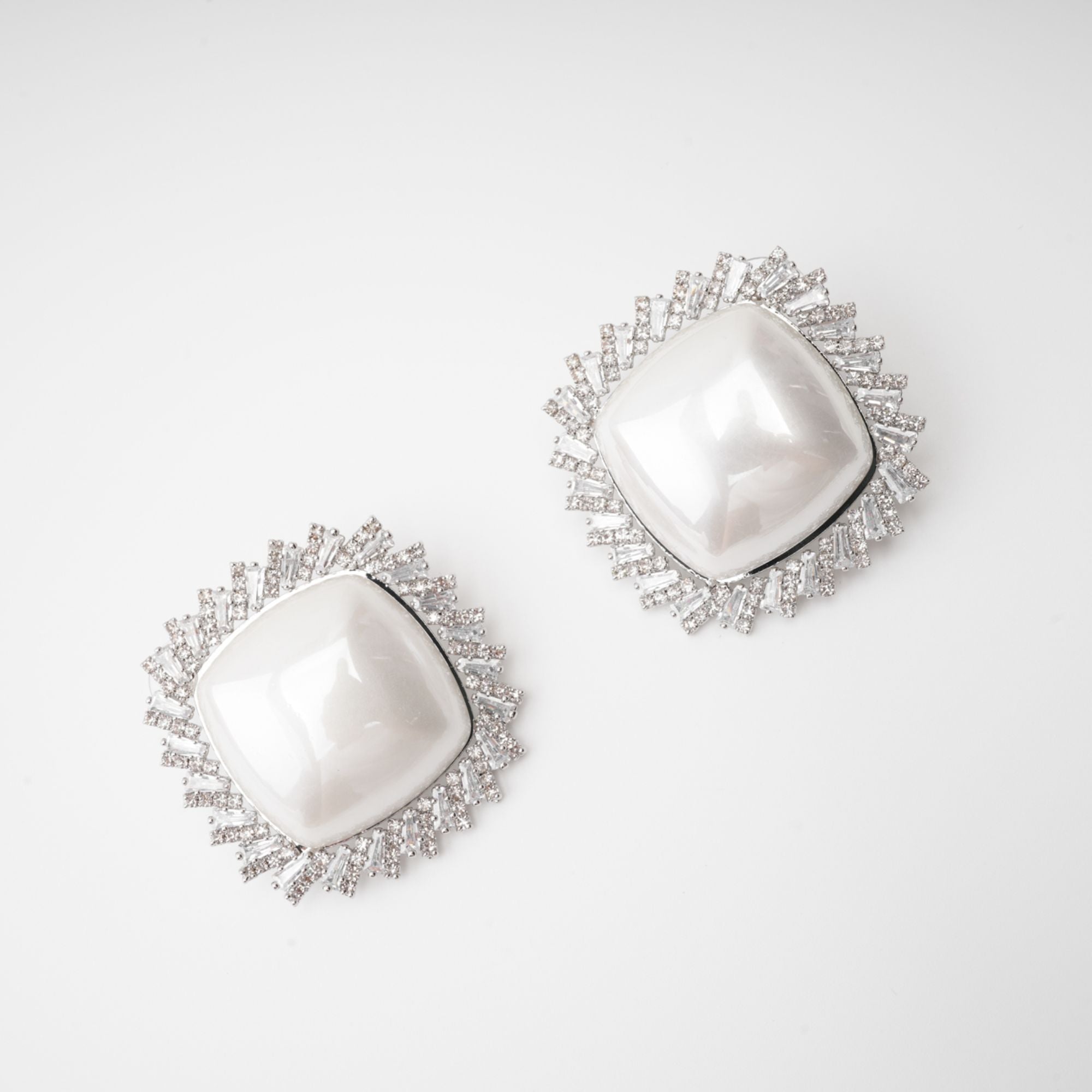 Marilyn crystal-embellished stud earring