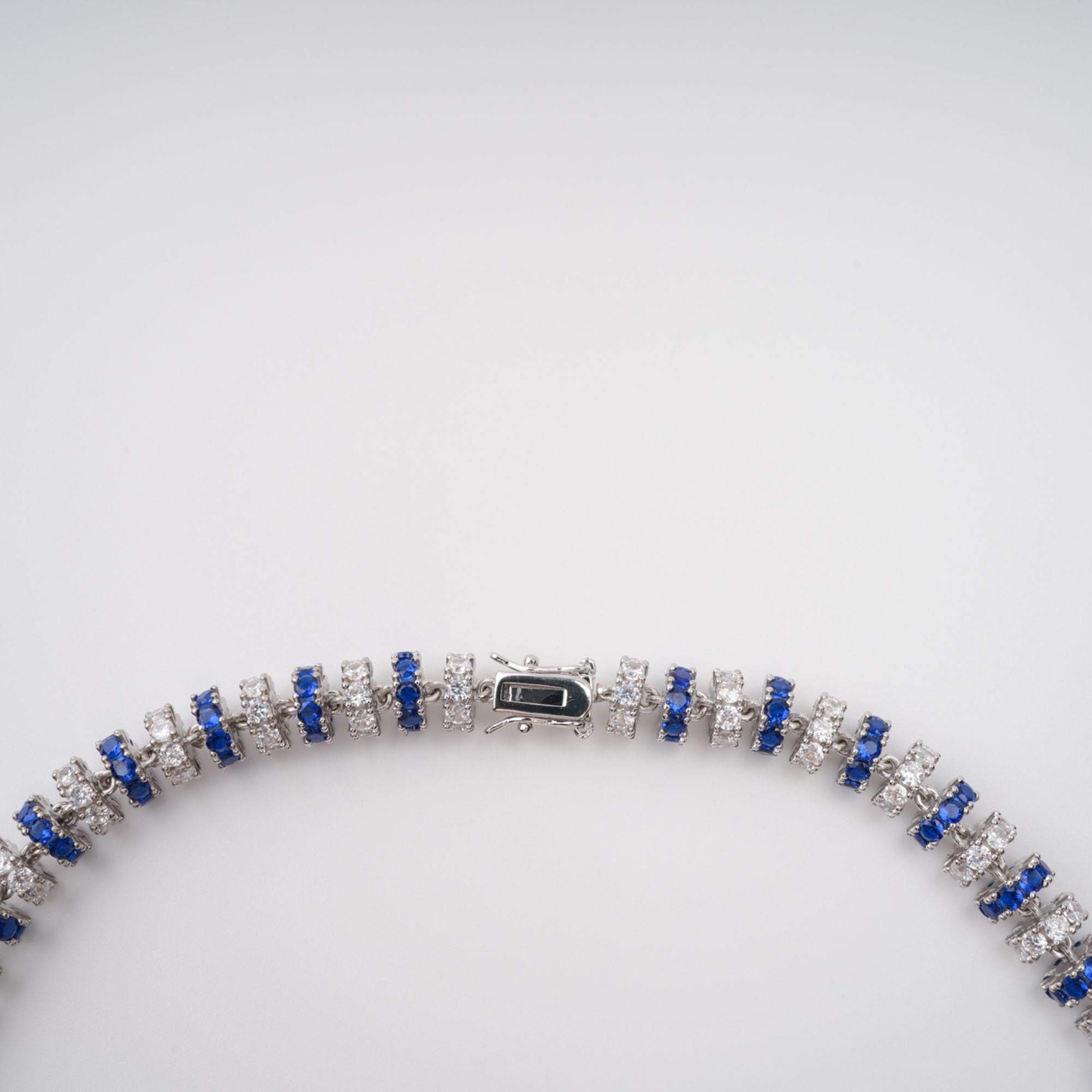 Sandrine Halskette mit blauen Kristallen