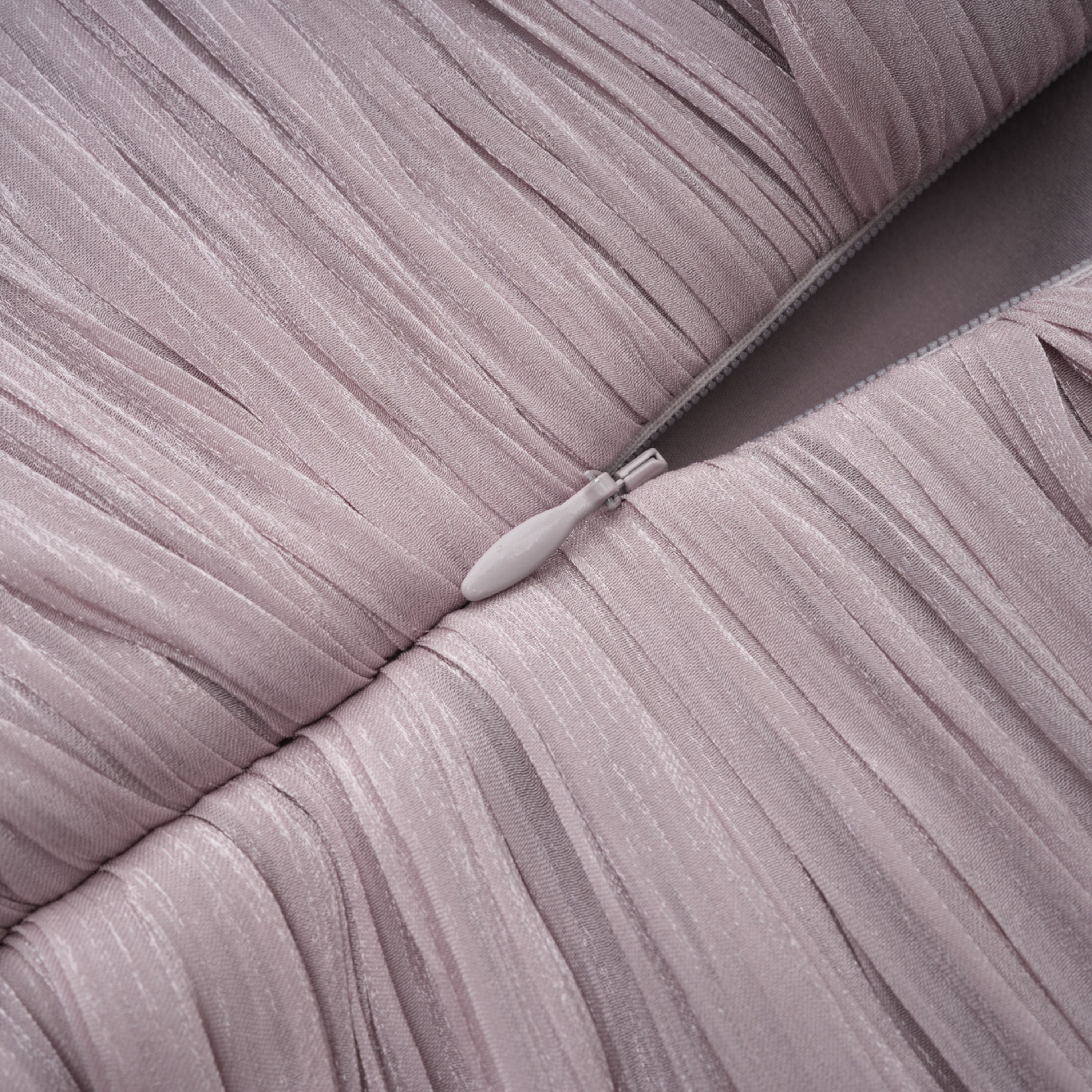 Nerida Silbernes Maxikleid mit Rollkragen und Rüschen