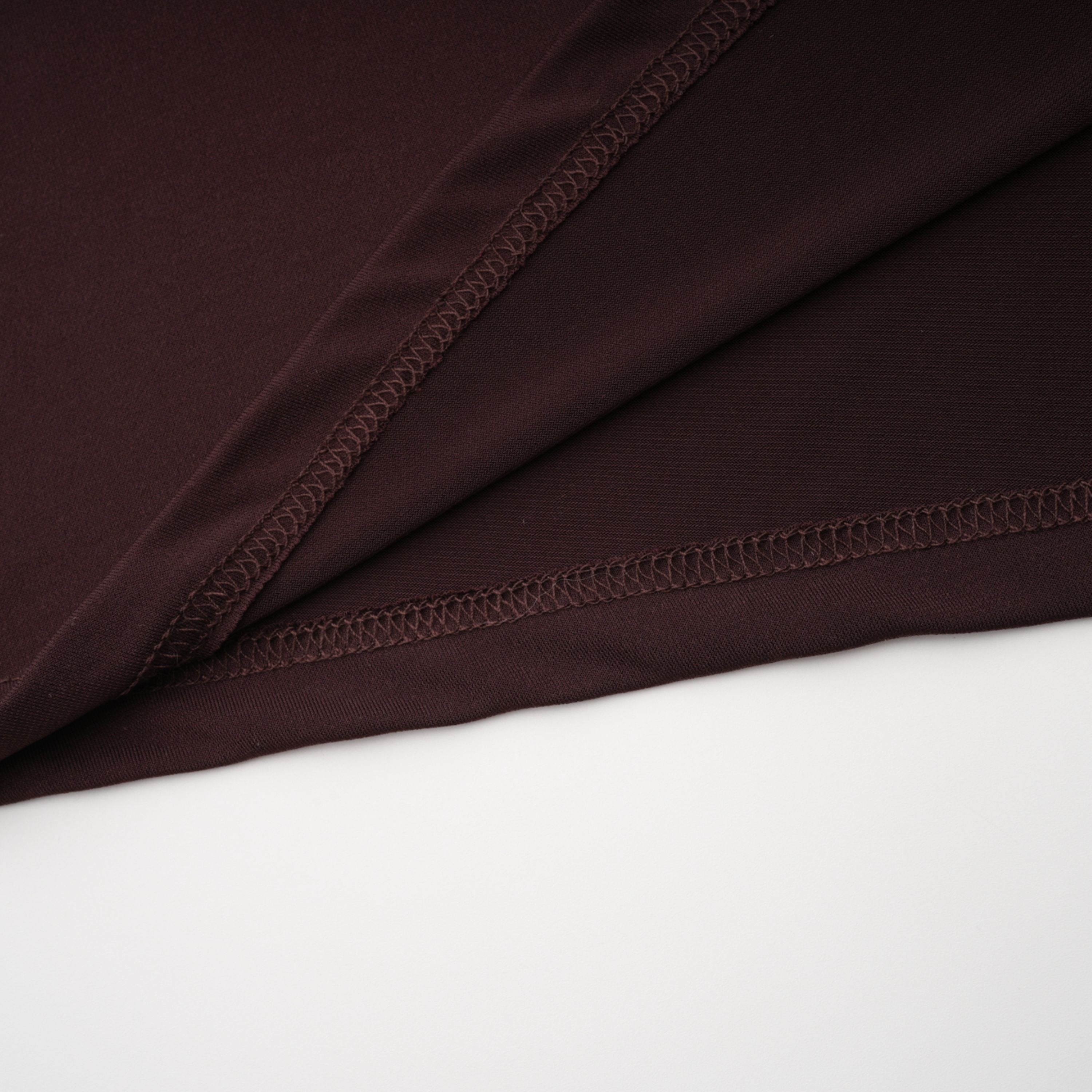 Honoria Schokoladenbraunes Maxikleid mit schulterfreiem Ausschnitt