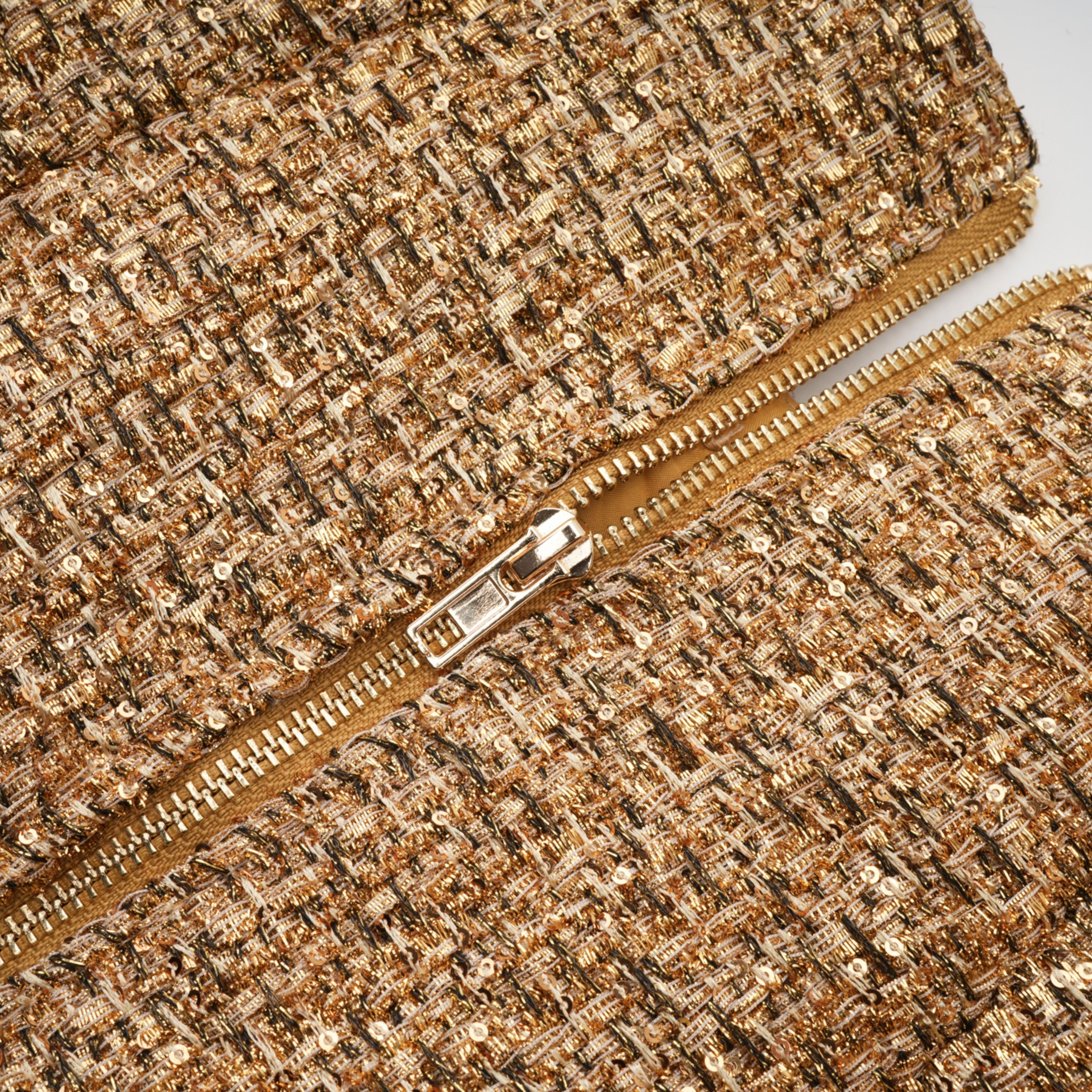 فستان قصير من التويد برقبة مستديرة من Arna Gold