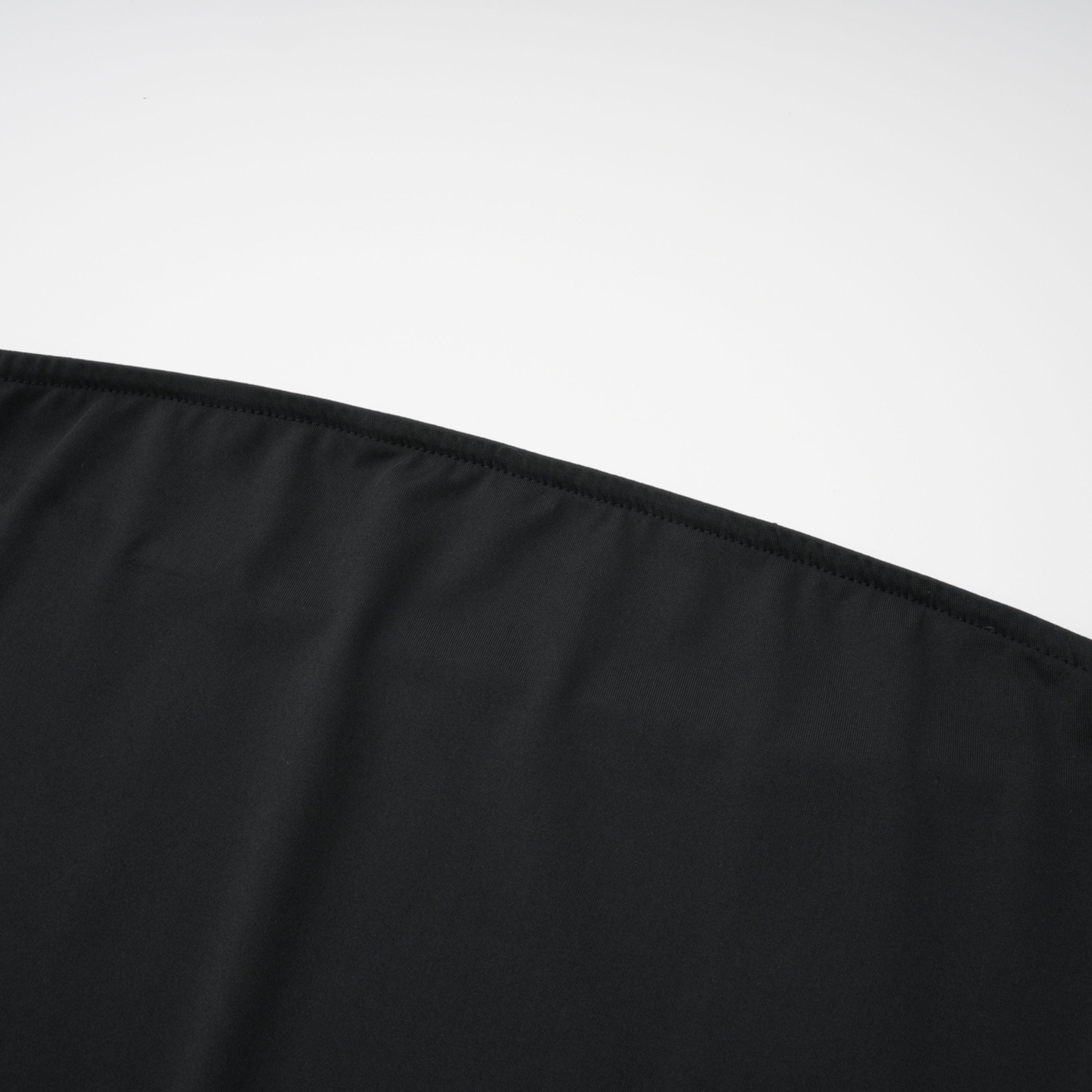 طقم شال وفستان من الدانتيل الأسود من Alvaro