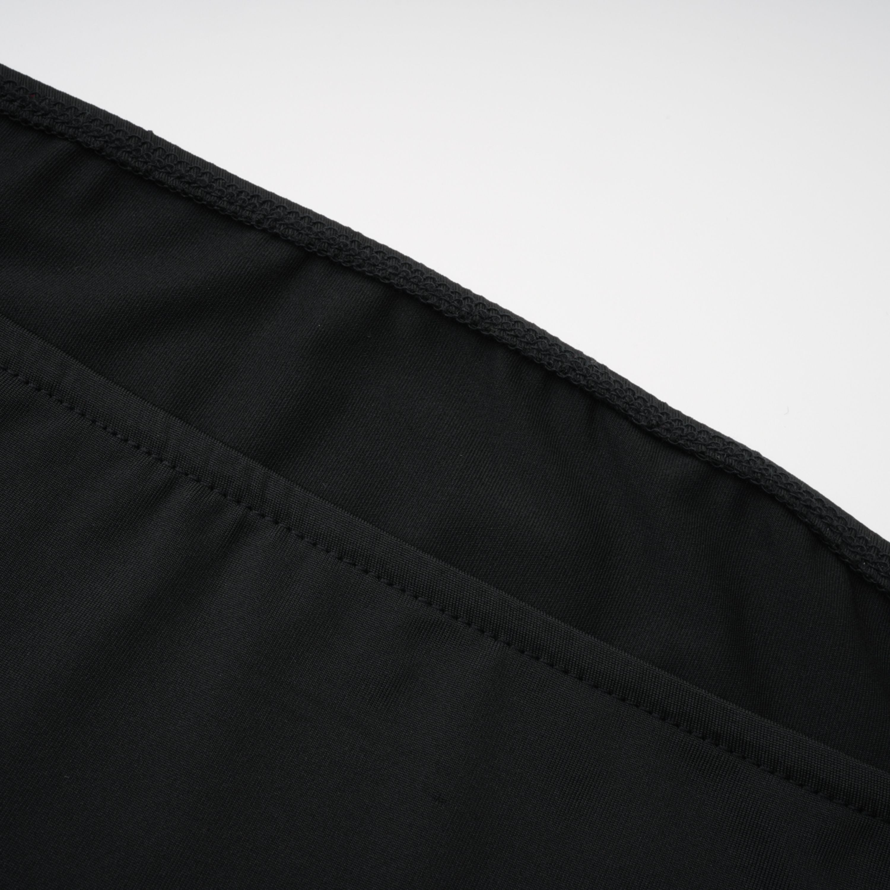 طقم شال وفستان من الدانتيل الأسود من Alvaro